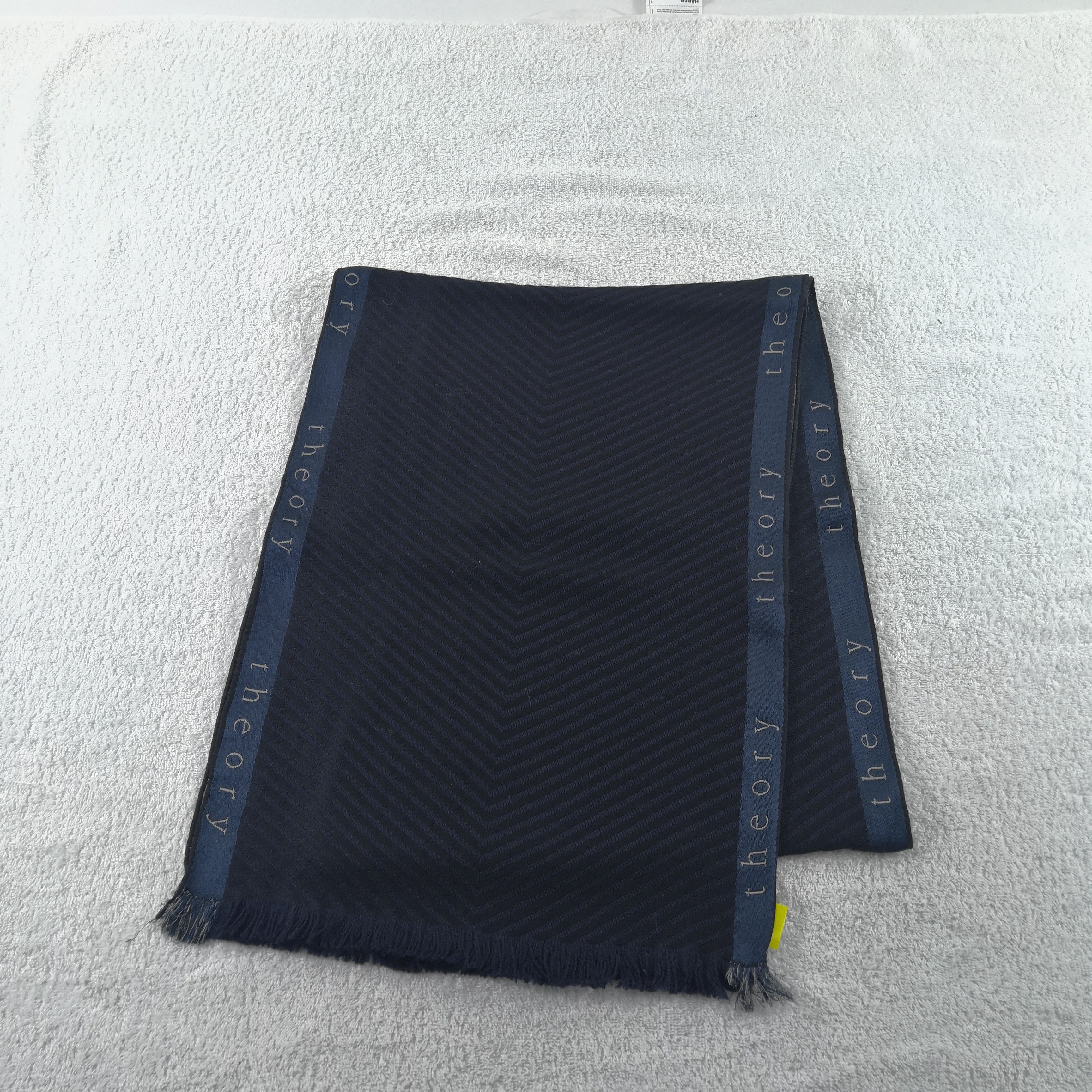 Theory Vintage Theory Scarf Frayed Muffler Winter Wool Scarves . Size ONE SIZE - 3 Thumbnail