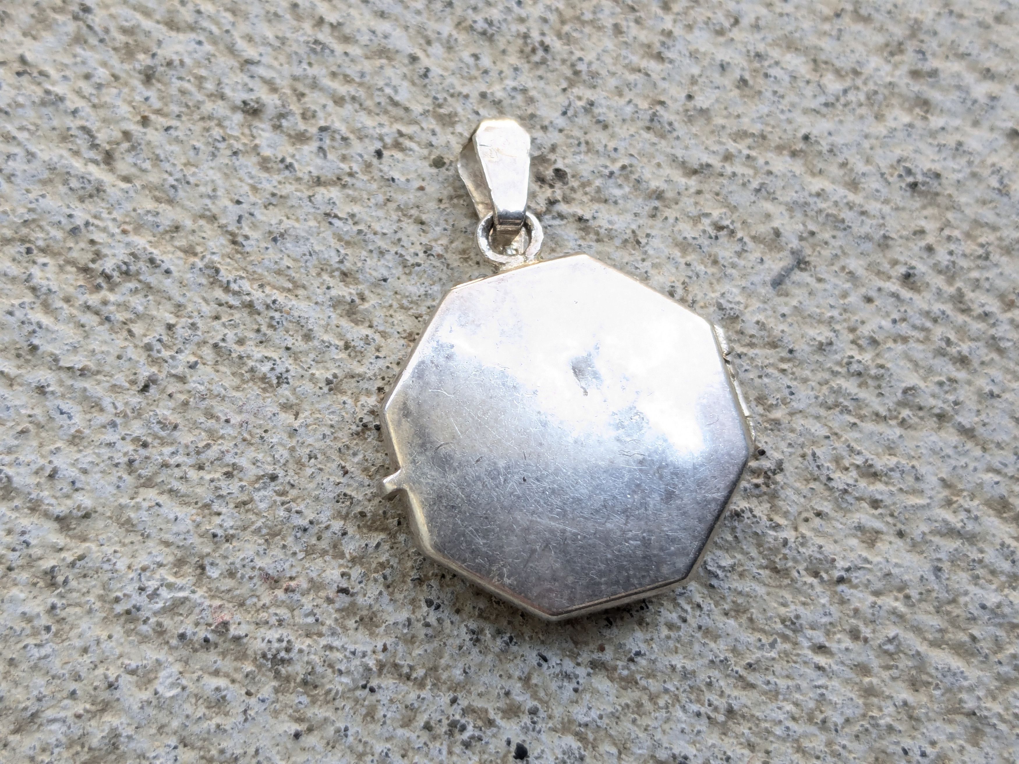 Jewelry Vintage Sterling Silver Pendant Locket Picture Octagon Size ONE SIZE - 3 Thumbnail
