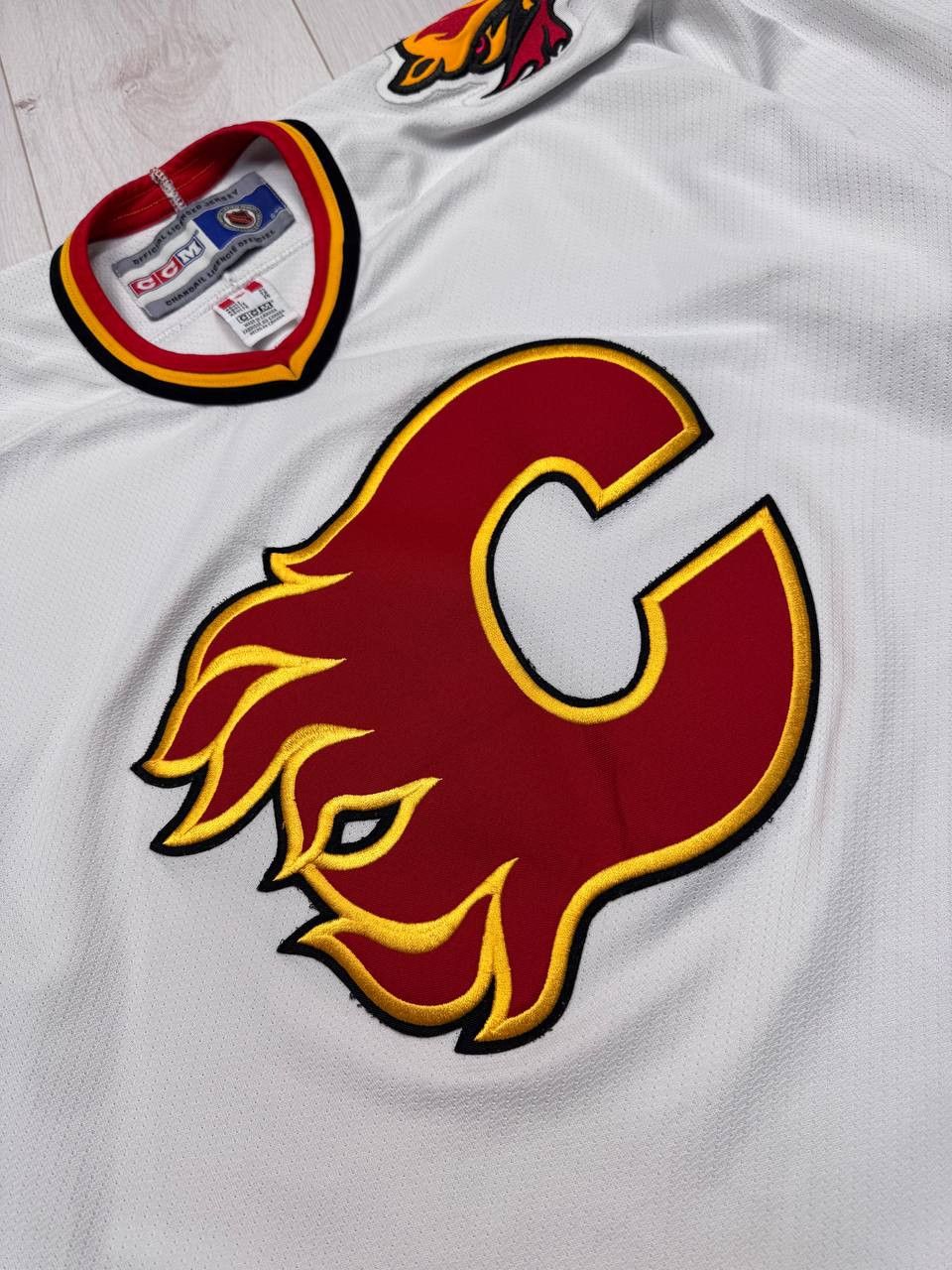 Ccm Vintage Auth RARE Calgary Flames Hockey Jersey Size XL Size US XL / EU 56 / 4 - 4 Thumbnail