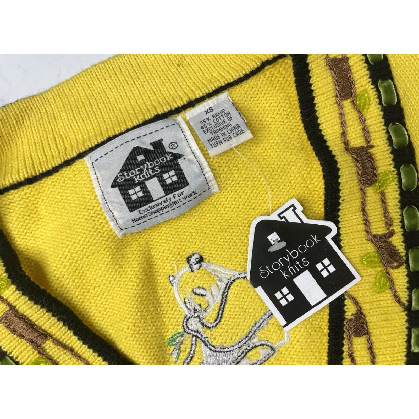 Vintage VINTAGE Storybook Knits Sweater Full Zip Womens Small Yellow Panda Bear Animals Casual Knit Zipper - Size S / US 4 / IT 40 - 3 Thumbnail