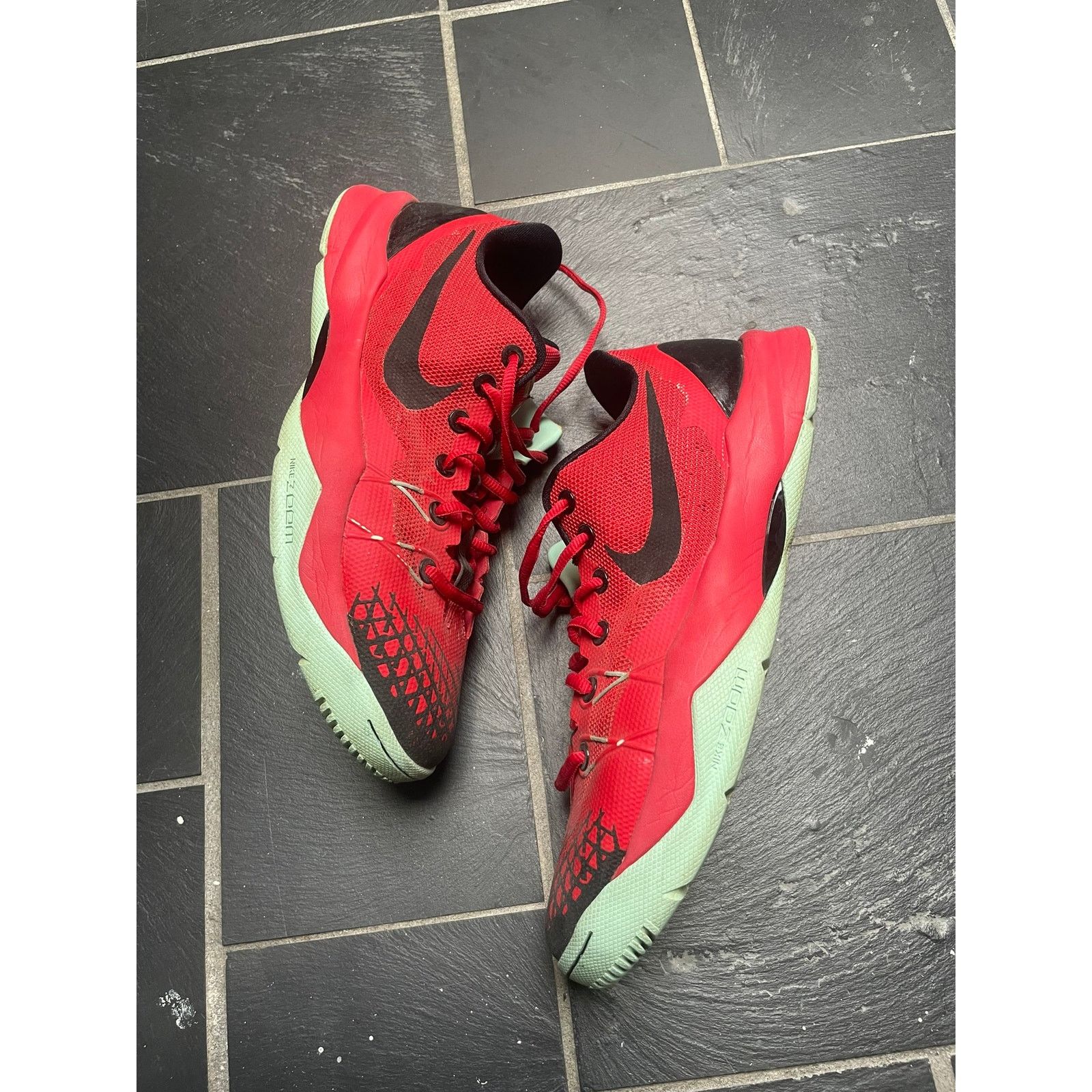 Nike Kobe 6 Reverse Grinch Size 7y Size US 7 / EU 40 - 1 Thumbnail