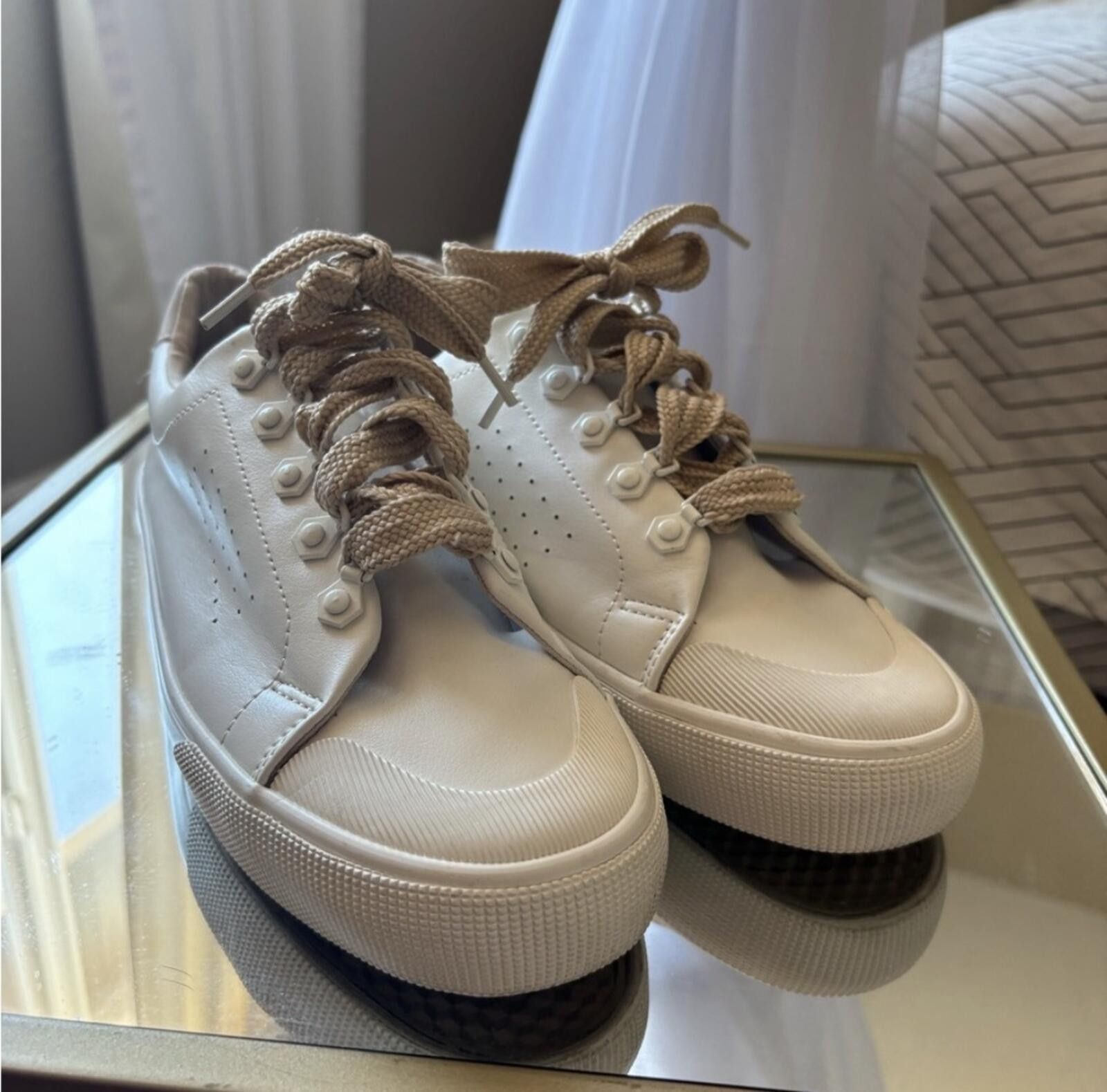 Bershka (Bershka) Cream Sneakers with Tan Laces Size US 9 / IT 39 - 1 Thumbnail