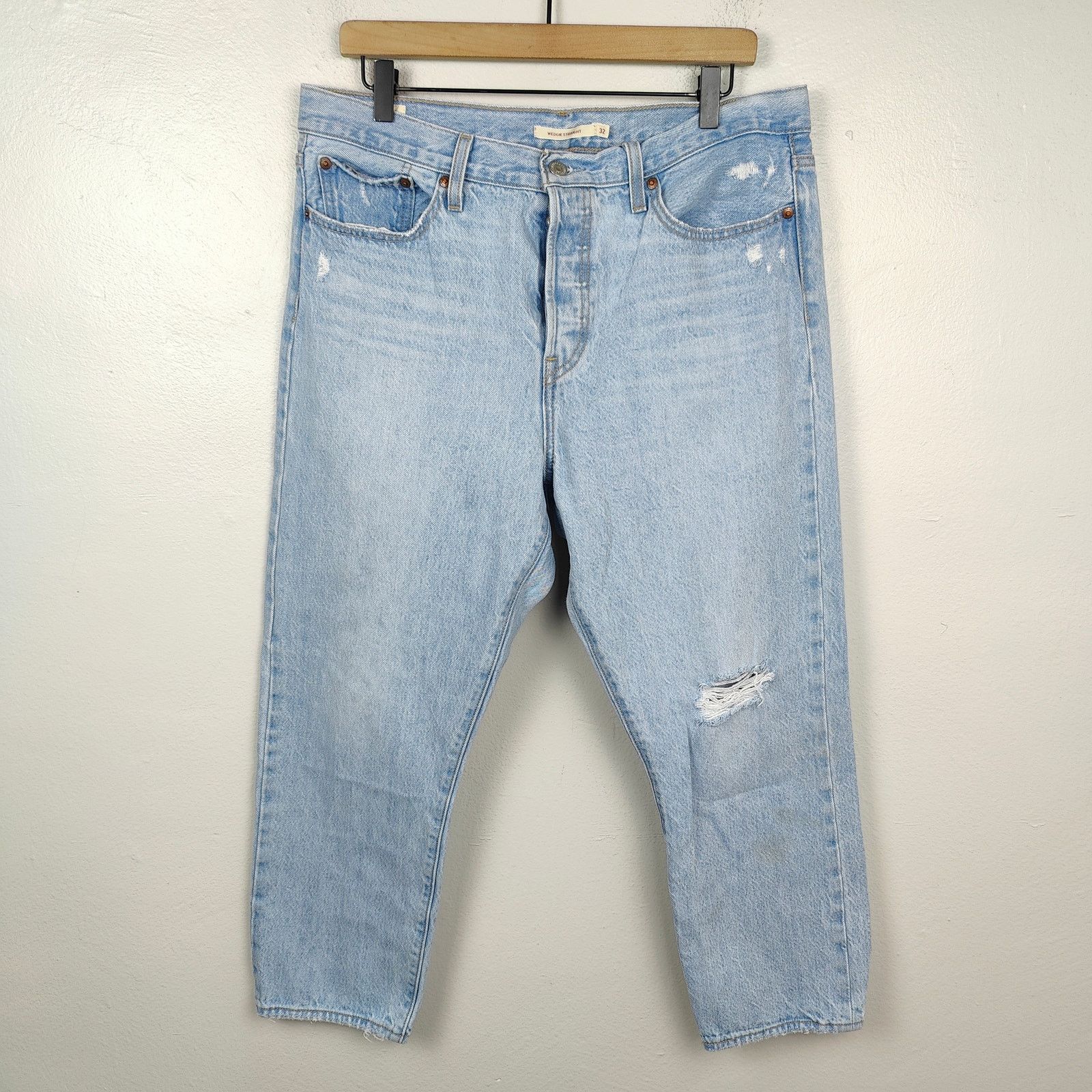 Levi's Levi's Wedgie Straightlev Jeans Womens 32 Light Wash Size 32" / US 10 / IT 46 - 1 Thumbnail