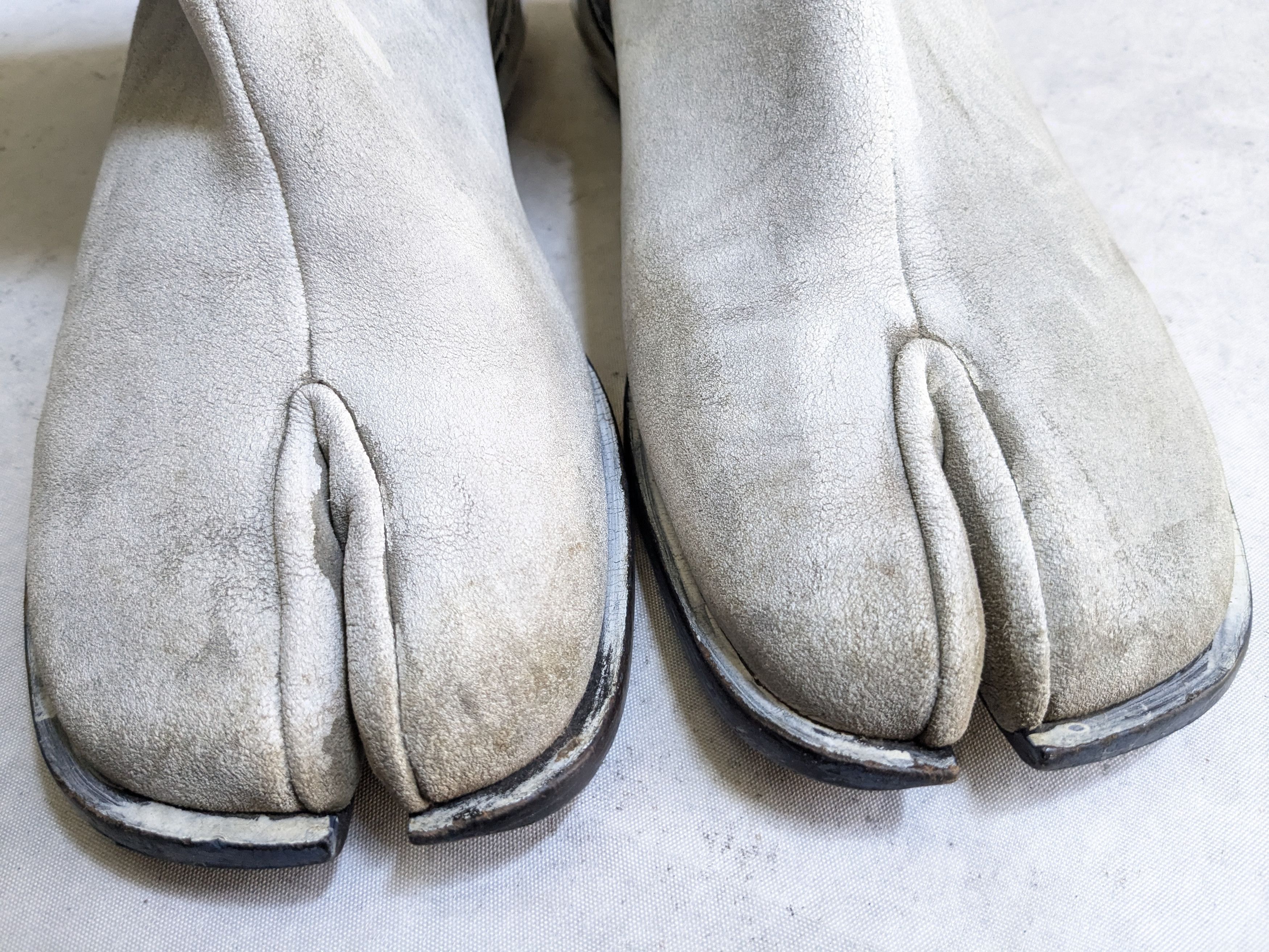 Maison Margiela Maison Margiela Tabi Boots White 11 44 Painted Leather Size US 11 / EU 44 - 3 Thumbnail
