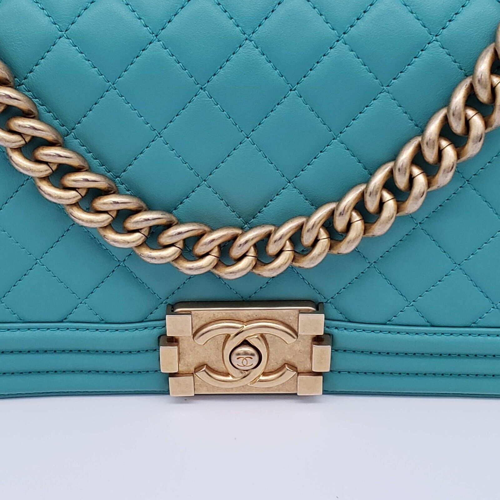 Chanel Authentic CHANEL Boy Green Leather Shoulder Bag 2650-080524 Size ONE SIZE - 17 Thumbnail