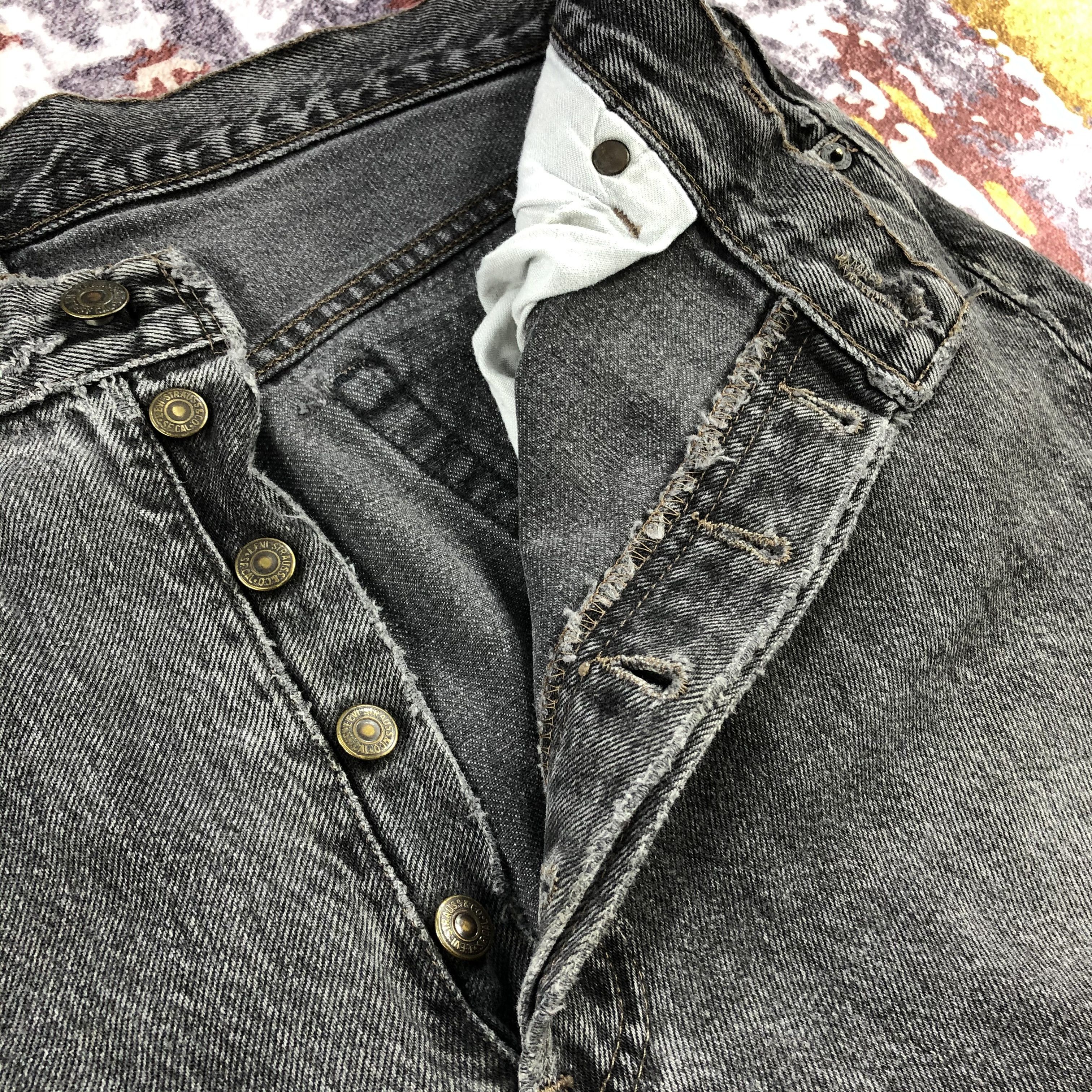 Levi's Vintage 90s Faded Black Levis 501 Jeans-JM2272 Size US 36 / EU 52 - 10 Thumbnail