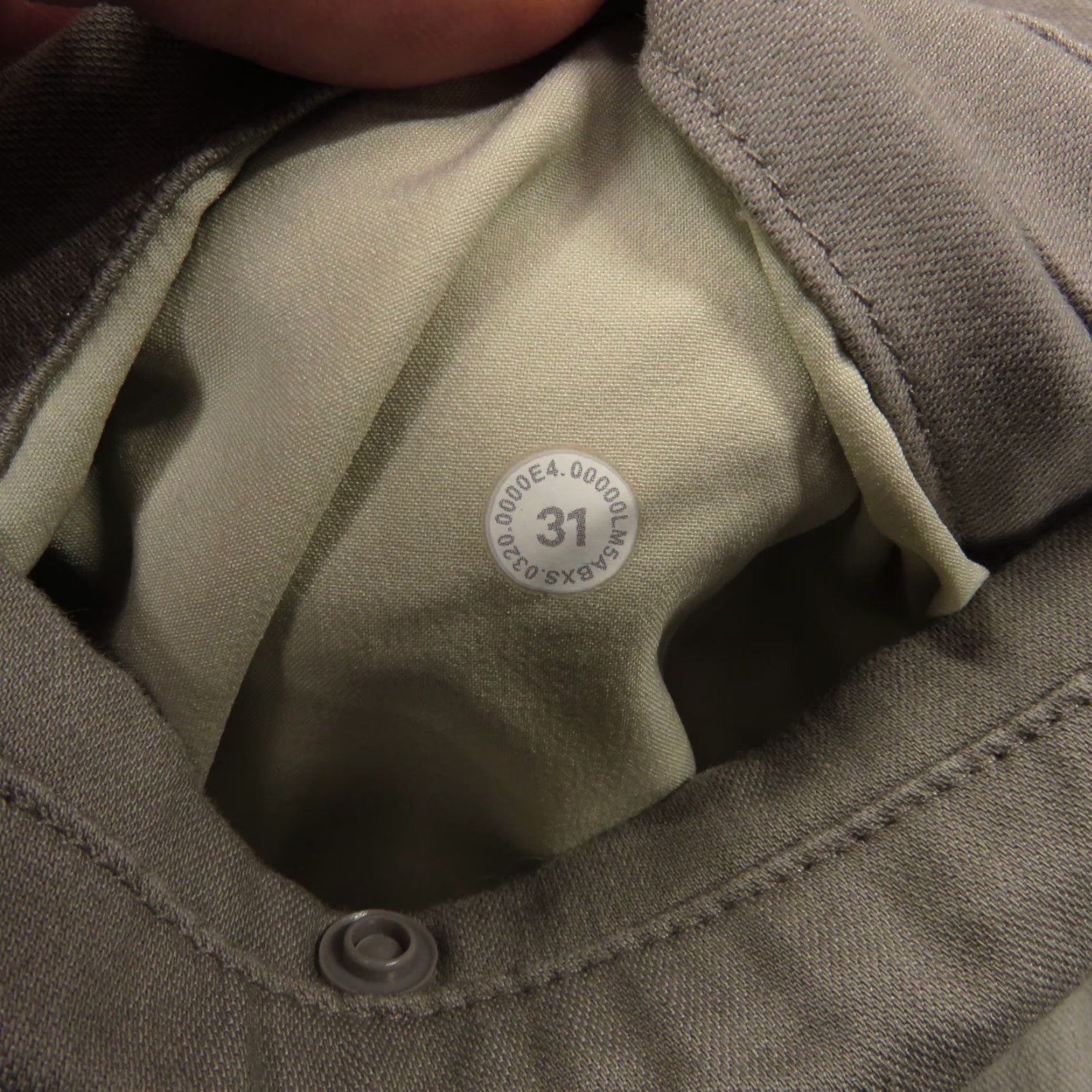 Lululemon Lululemon Mens Pants Commission Slim Oxford Lightweight Beige 31x32 Chino 5-Pocket City Modern Mens Size US 31 - 5 Thumbnail