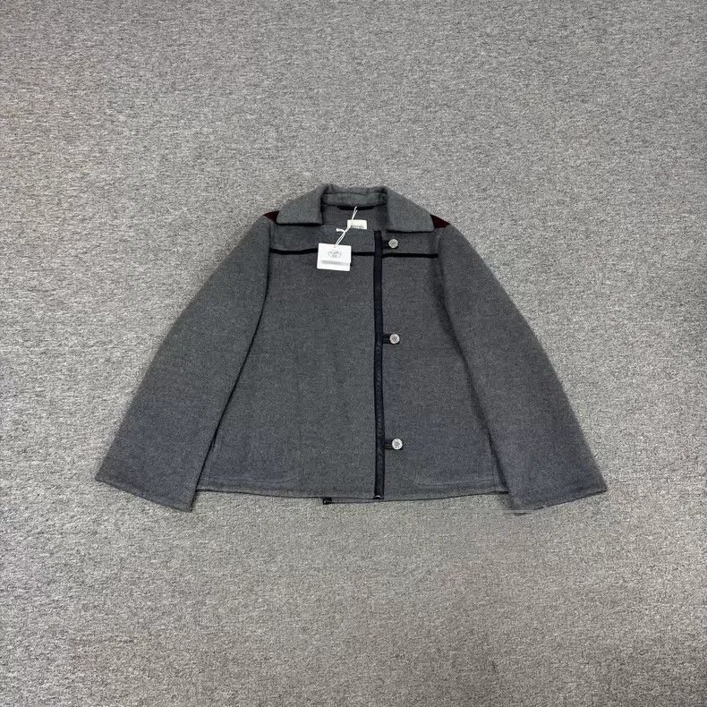 Hermes Hermes Grey Leather Patch Short Cashmere Jacket Size XS / US 0-2 / IT 36-38 - 1 Thumbnail