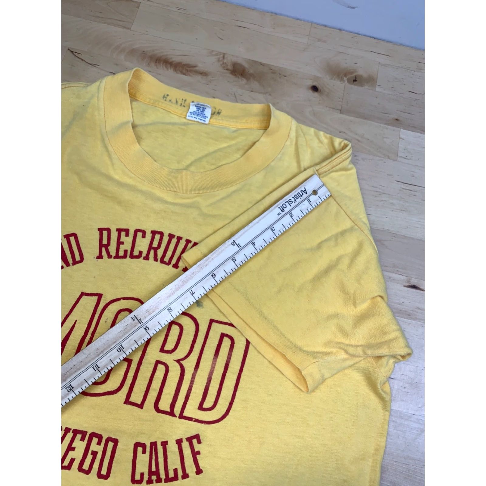 Vintage VINTAGE Marines Second Recruit Battalion MCRD shirt M Yellow 80s San Diego Mens Size US M / EU 48-50 / 2 - 6 Thumbnail