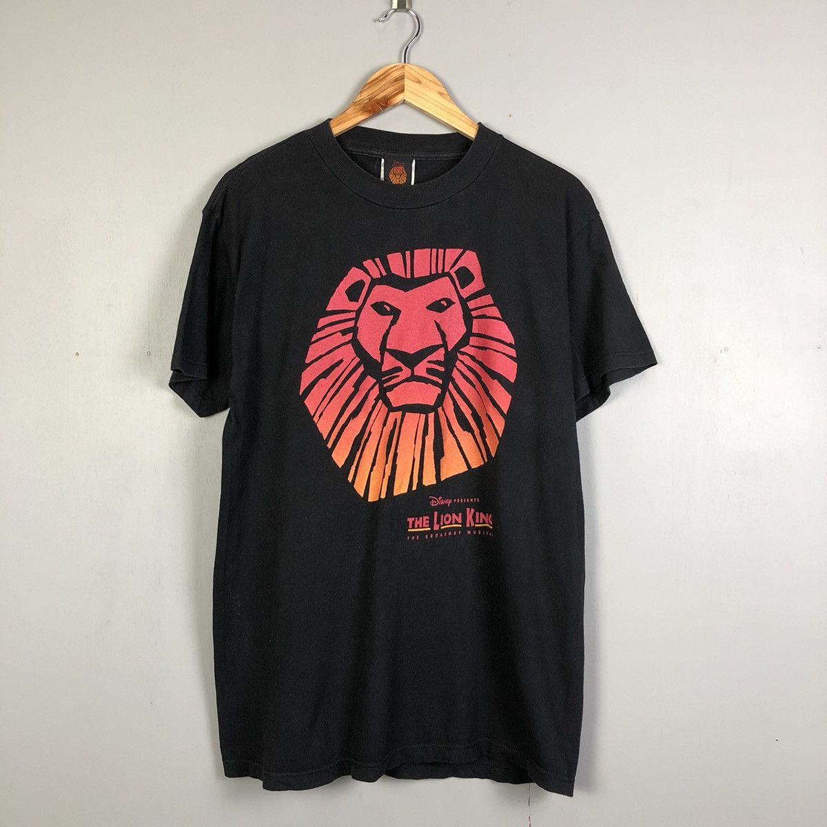 Vintage 90s The Lion King Disney Presents Tshirt
