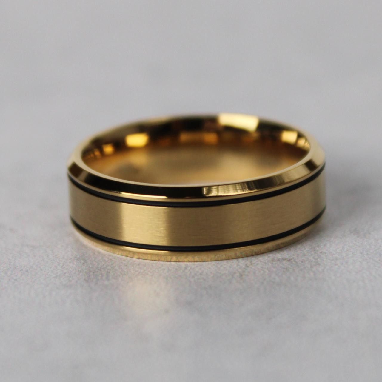 Jewelry Gold Stripe Band Ring Size 10 US Size ONE SIZE - 1 Thumbnail
