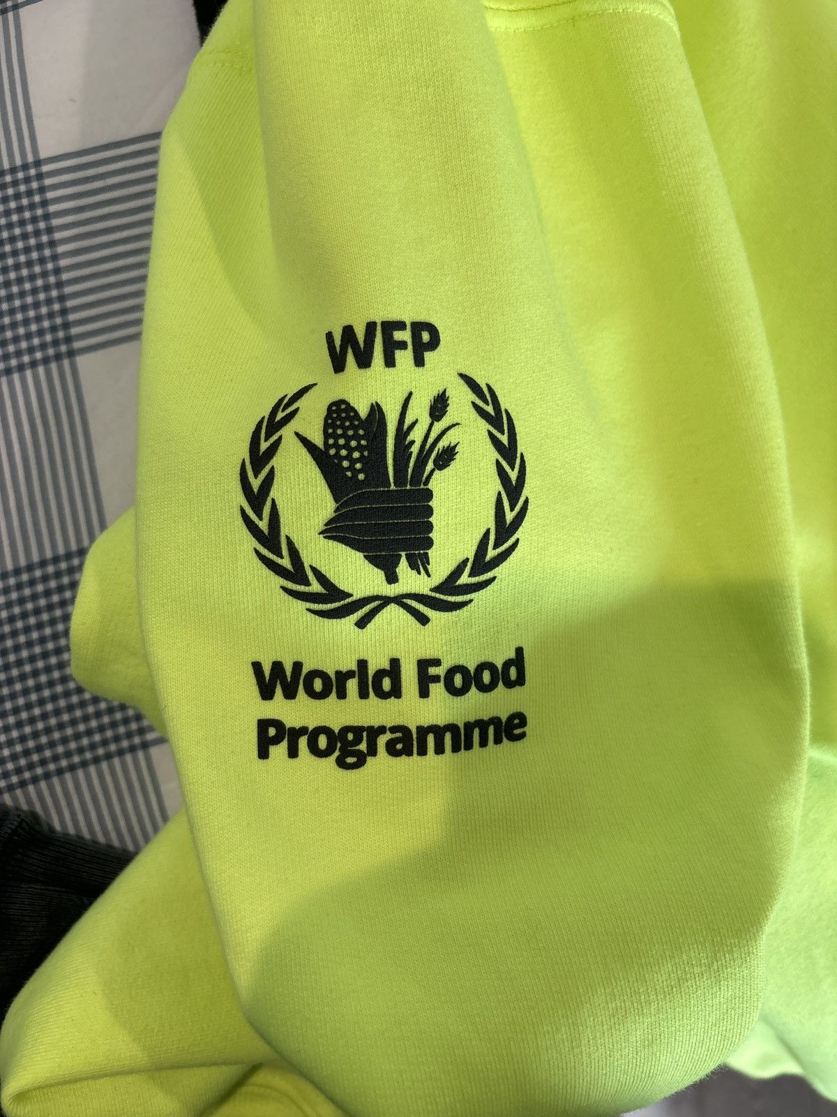 Balenciaga × Designer Balenciaga World Food Programme Hoodie Size US M / EU 48-50 / 2 - 4 Thumbnail