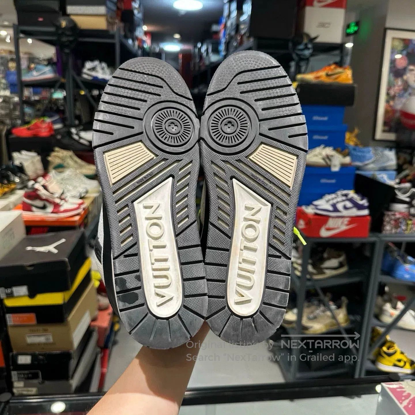 Louis Vuitton Louis Vuitton Trainer Black White Emboss. Size US 10.5 / EU 43-44 - 6 Thumbnail