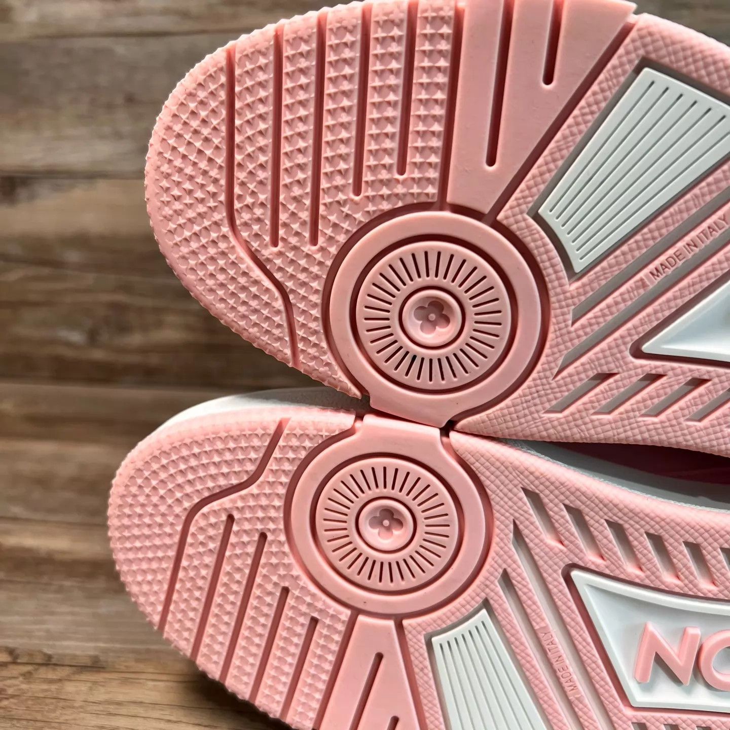 Louis Vuitton LV Trainer 25 Pink/White 37 97% NoBox NoFlaws MinorSoleWear Size US 6.5 / IT 36.5 - 7 Thumbnail