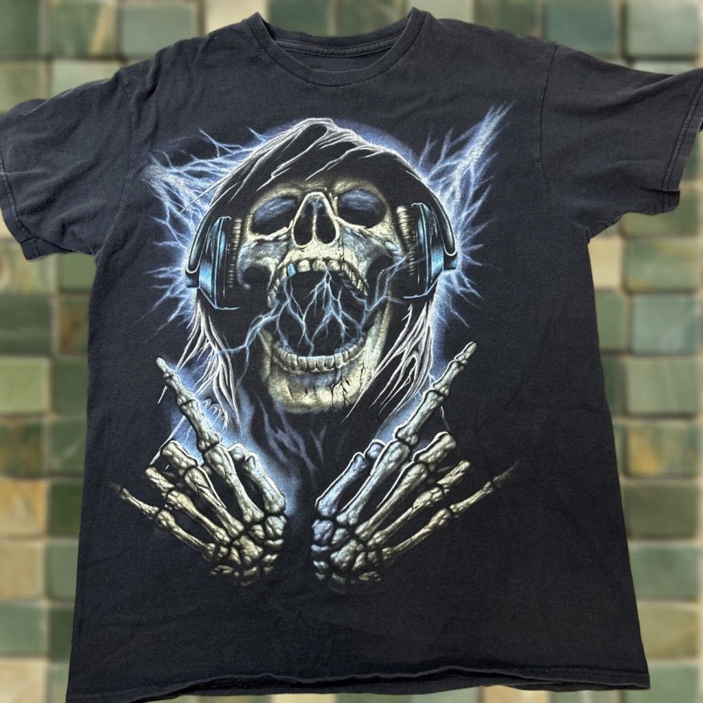 Vintage Men’s Black Graphic T Shirt Skeleton Lightning Headphones Rock Music Rock Mens S Short Sleeve Cut Tag Size US S / EU 44-46 / 1 - 1 Thumbnail