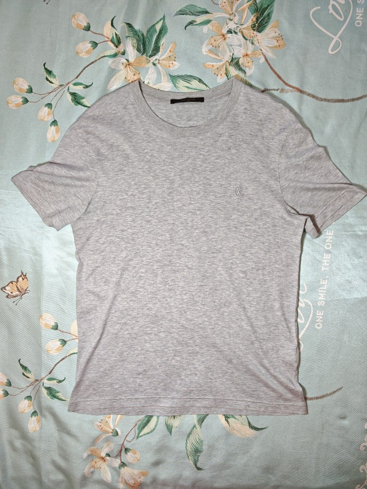 Louis Vuitton Louis Vuitton Embroidered Logo T-Shirt Gray Size M Size US M / EU 48-50 / 2 - 1 Thumbnail