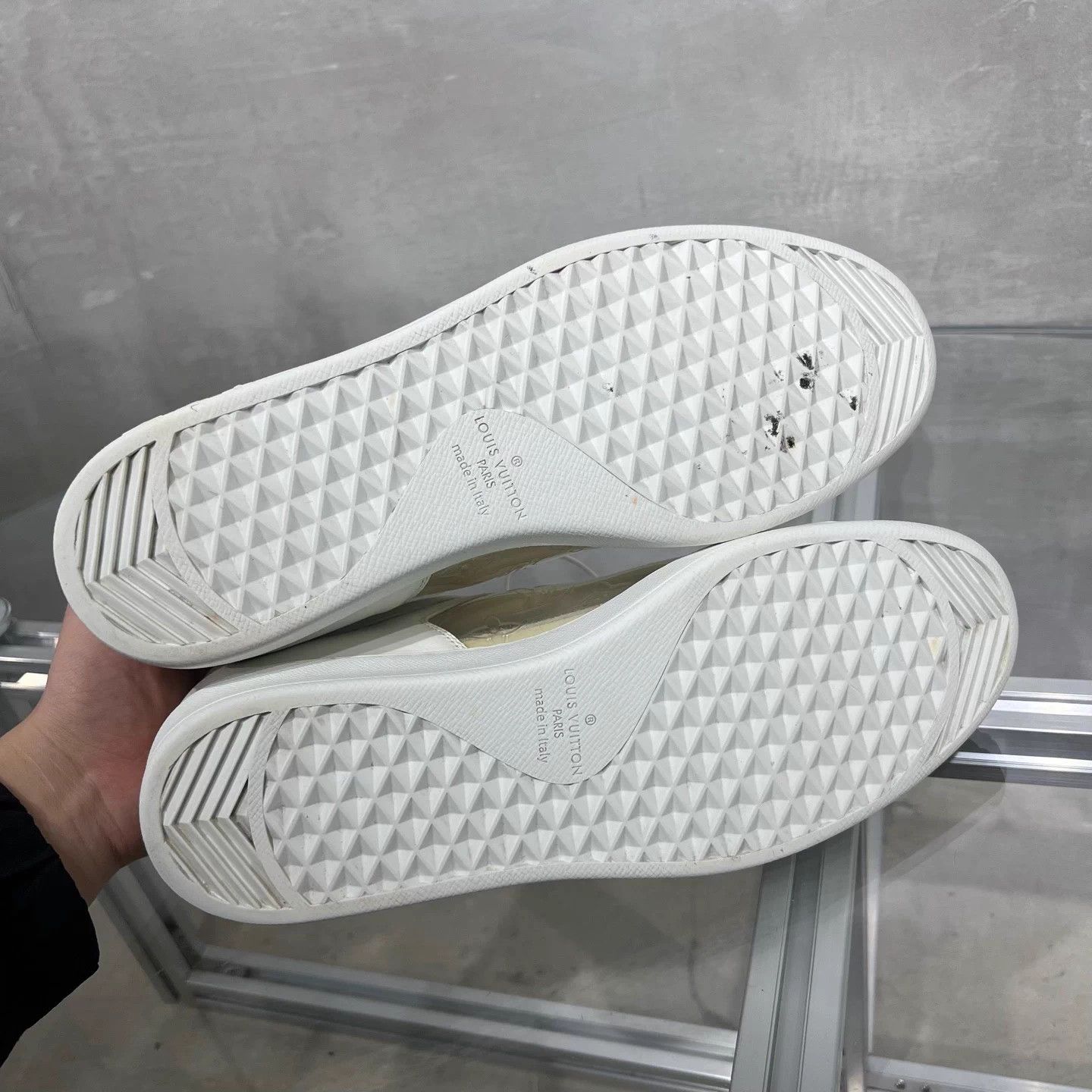 Louis Vuitton LV low-top white UK9 / 43 Size US 9 / EU 42 - 7 Thumbnail