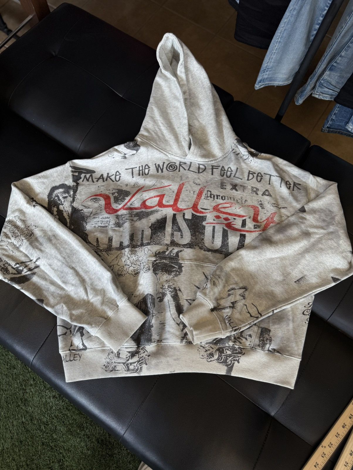 Vale Vale Valley Mural Pullover Hoodie Size Large (NEW) Size US L / EU 52-54 / 3 - 1 Thumbnail