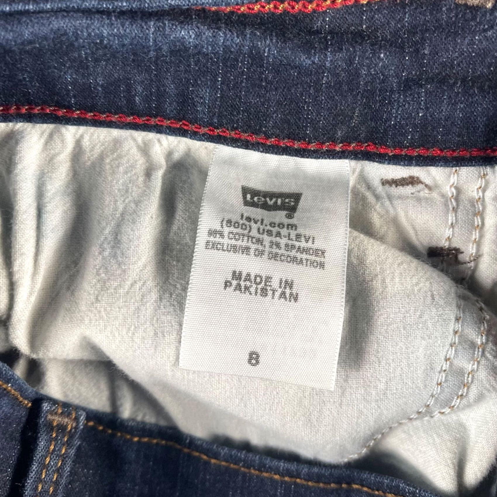 Levi's Levi's 512 Perfectly Slimming Capri Jeans Womens sz 8 Blue Denim Preppy Slimming Capris 5-Pocket Simple Solid Denim Color Blue Womens Size 30" / US 8 / IT 44 - 5 Thumbnail