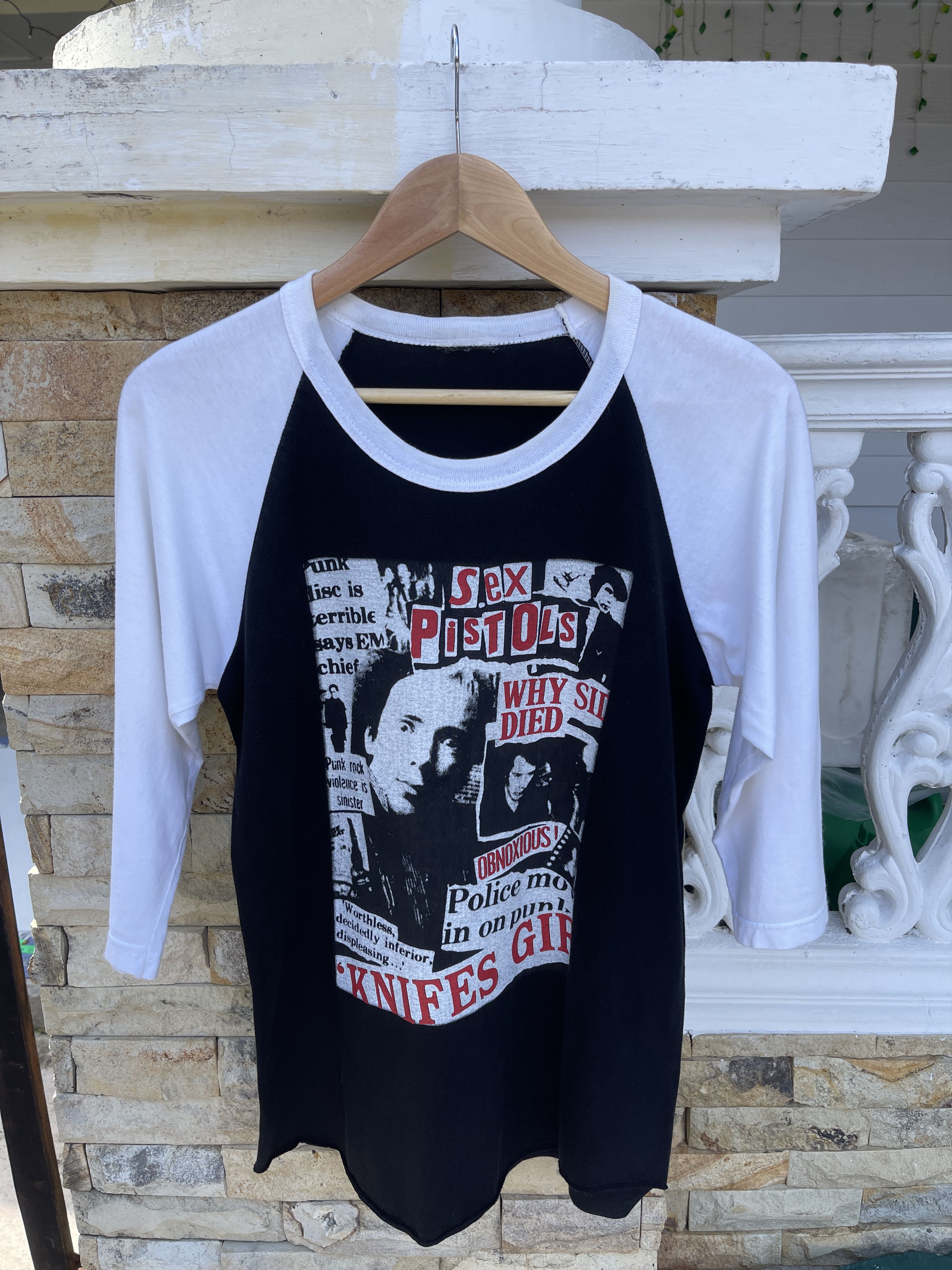 Band Tees Rare🔥Vintage Sex Pistol 3quarter Raglan T-Shirt Size US S / EU 44-46 / 1 - 2 Thumbnail
