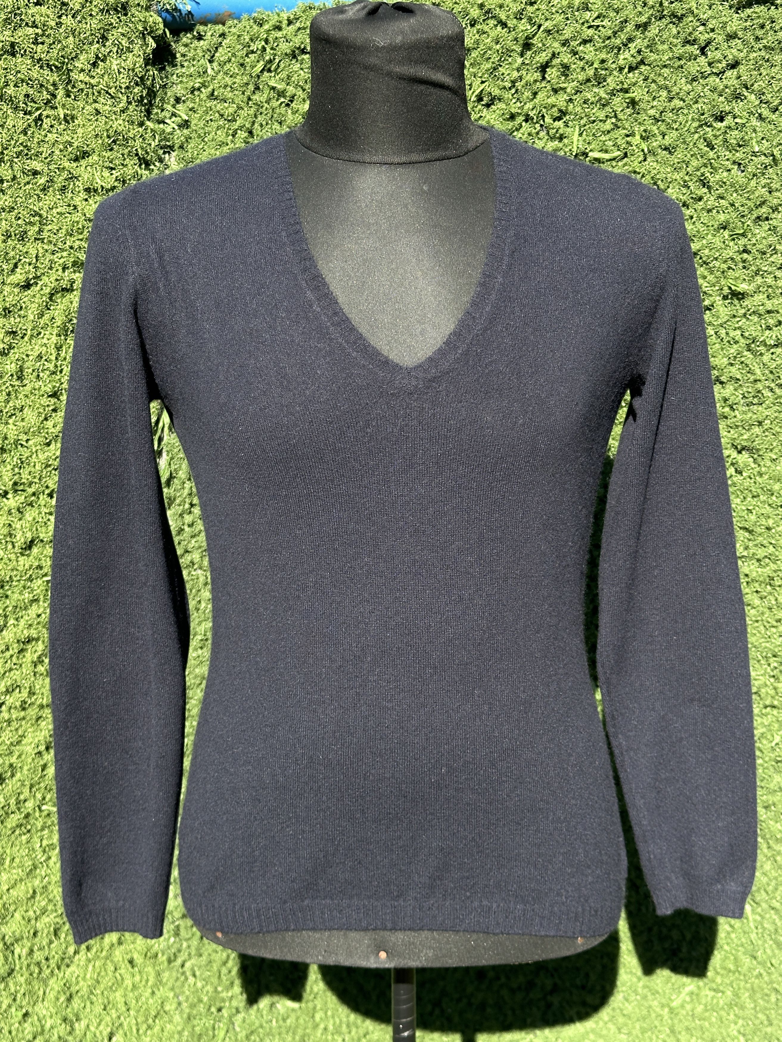 Loro Piana Loro Piana Cashmere V Neck Sweater Elbow Patches Size 46 M Size L / US 10 / IT 46 - 6 Thumbnail