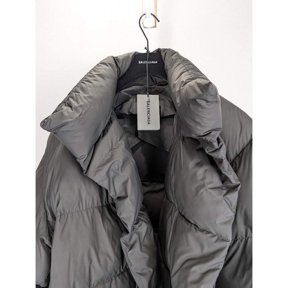 Balenciaga o1rshd1 Wrap Puffer Coated Light Nylon in Black Size US S / EU 44-46 / 1 - 3 Thumbnail
