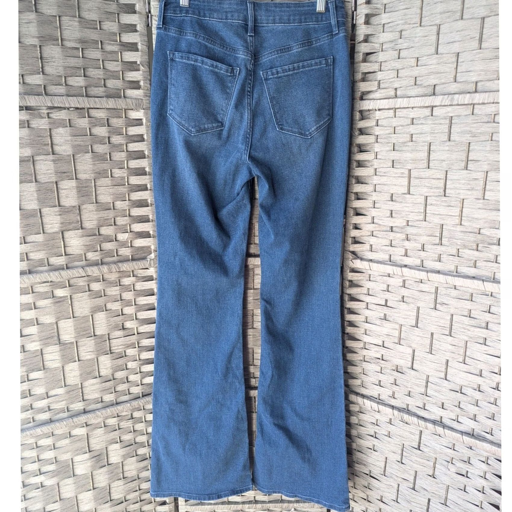 Old Navy Old Navy Wow Flare Jeans Blue Medium Wash Denim High Rise Womens 4 Tall Boho Jeans Size 27" / US 4 / IT 40 - 4 Thumbnail