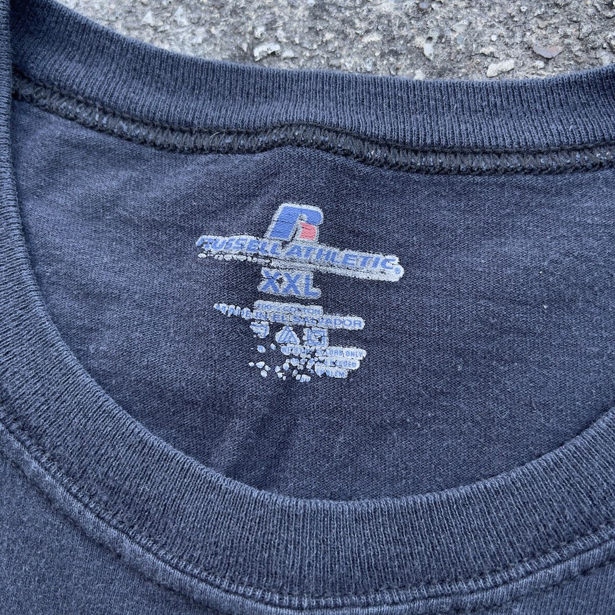 Russell Athletic × Vintage Vintage Y2K RUSSELL ATHLETIC Faded Black Blank T Shirt Size US XXL / EU 58 / 5 - 4 Thumbnail
