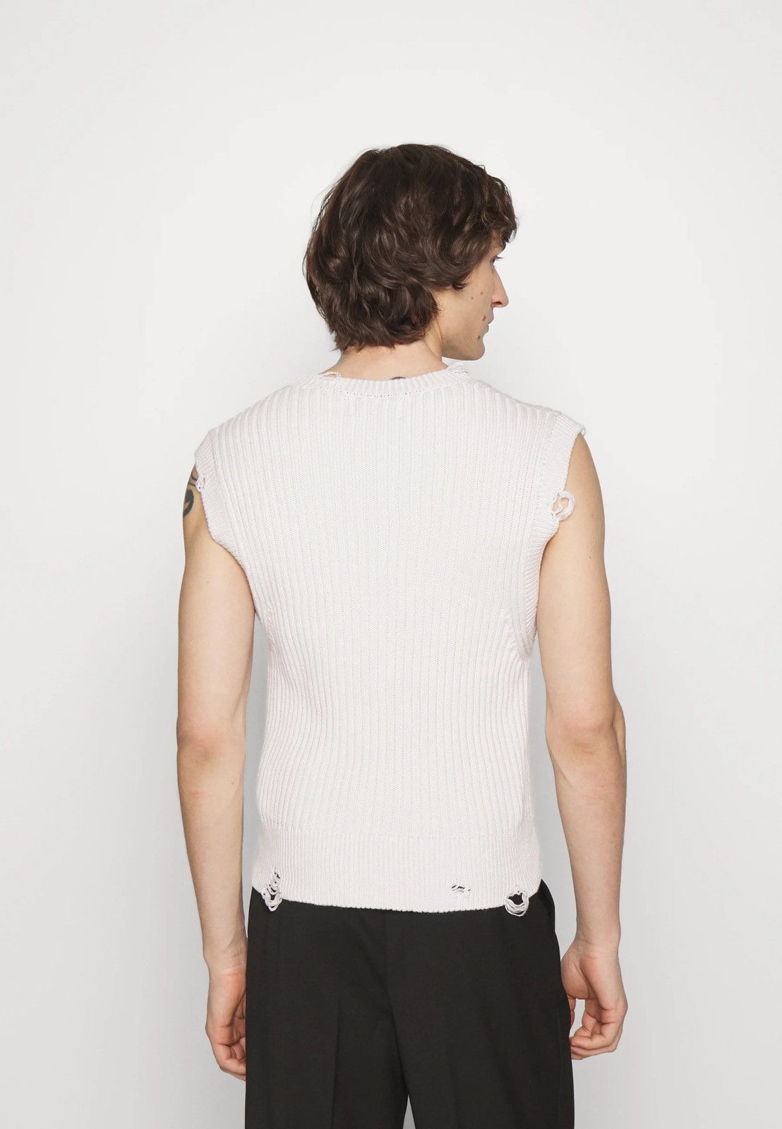 Han Kjobenhavn !DS! SS23 Han Kjobenhavn Distressed Knit Cream Vest Size US L / EU 52-54 / 3 - 8 Thumbnail