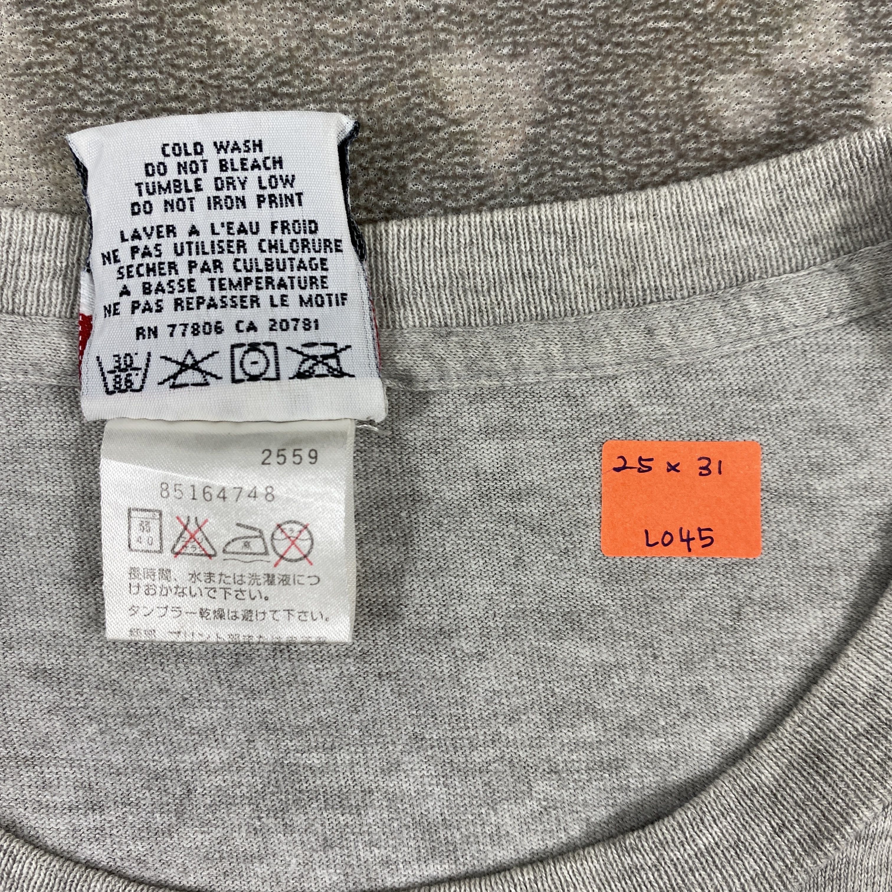 Tommy Hilfiger Vintage 90s Tommy Hilfiger Big Logo Spell Out T-Shirt - L045 Size US XL / EU 56 / 4 - 5 Thumbnail