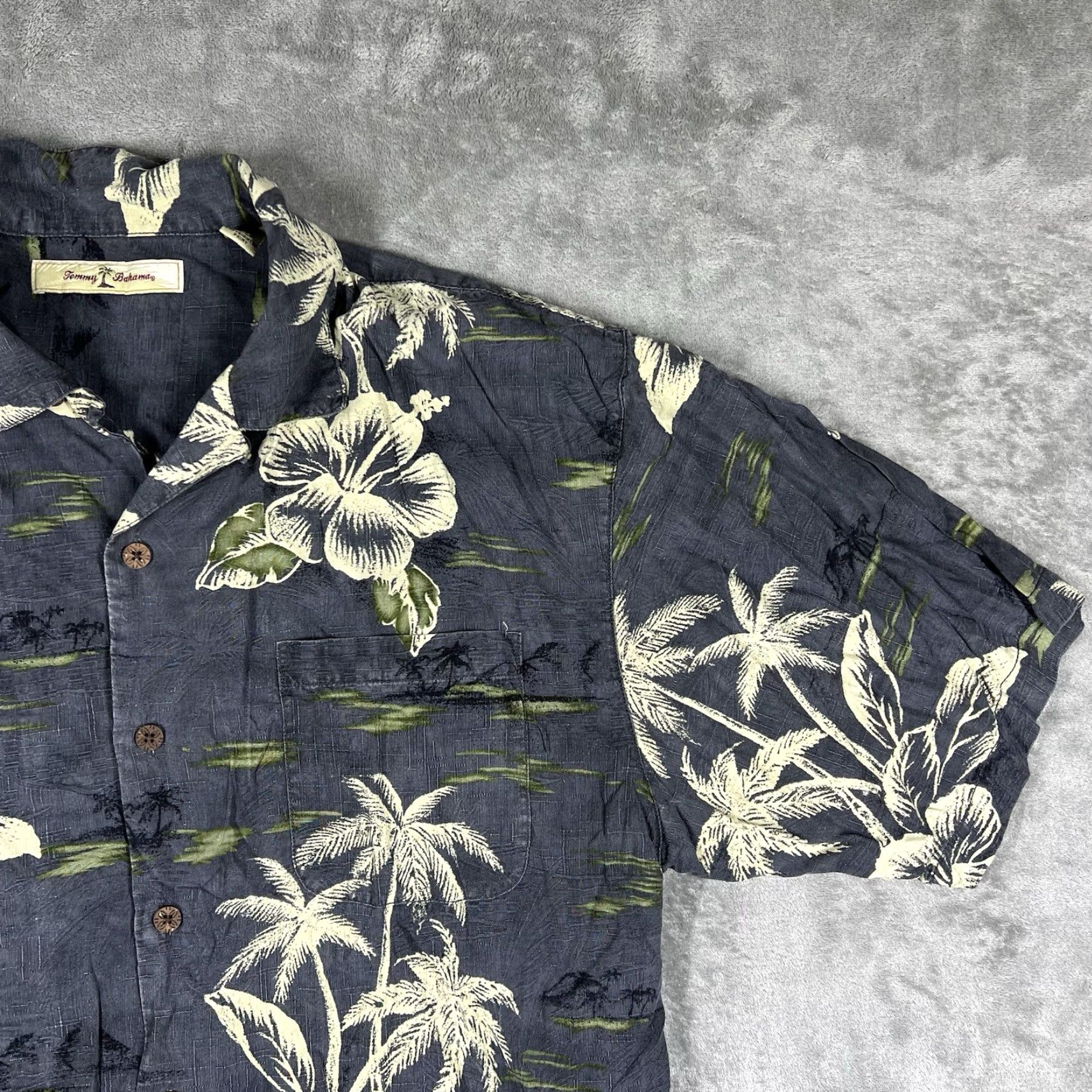 Tommy Bahama Tommy Bahama Button-Up Shirt 100% Silk Men Large Dark Gray Hawaiian Floral Shirt Mens Size US L / EU 52-54 / 3 - 4 Thumbnail