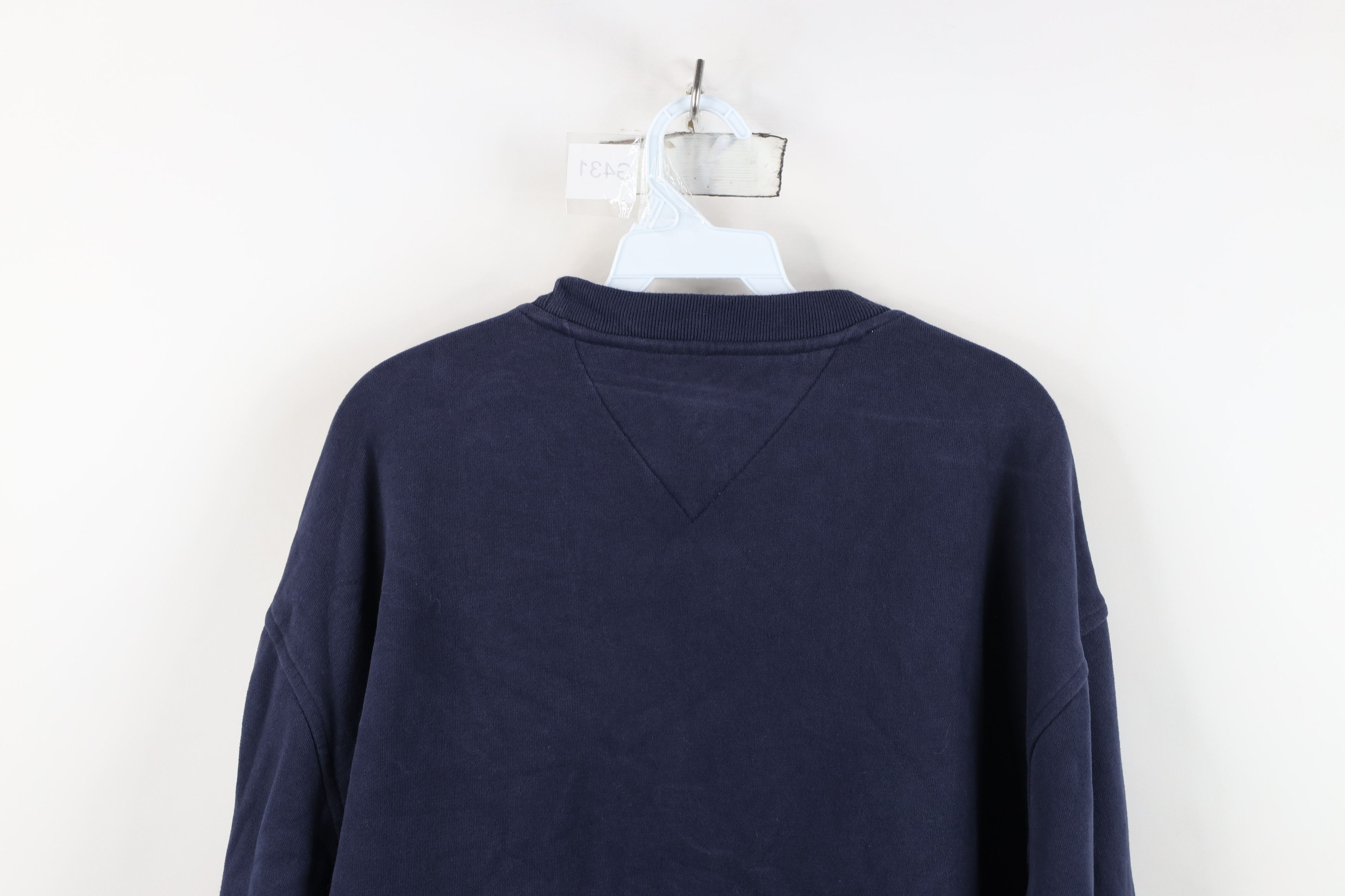 Tommy Hilfiger Vintage Tommy Hilfiger Spell Out Crewneck Sweatshirt Blue Size US L / EU 52-54 / 3 - 13 Thumbnail