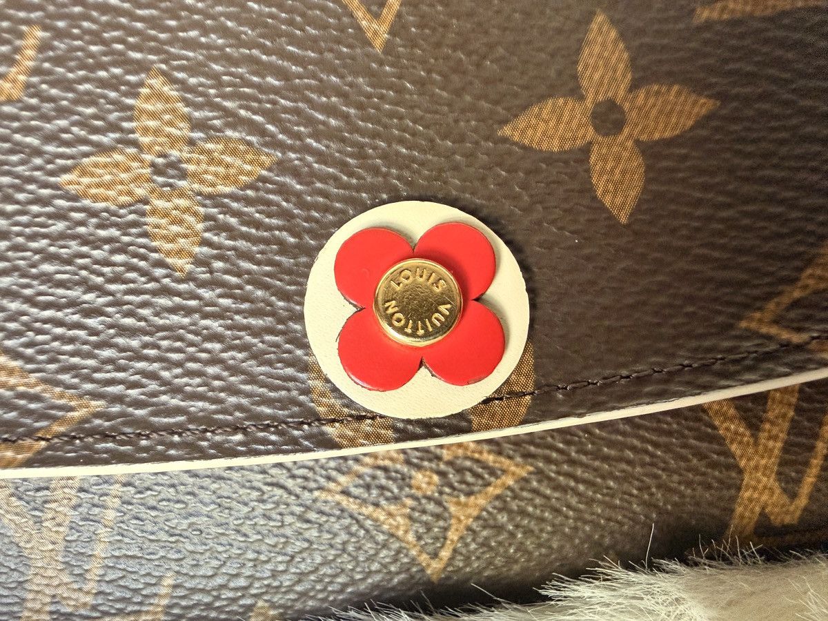 Louis Vuitton Louis Vuitton Bloom Flower Monogram Long Wallet LV Size ONE SIZE - 6 Thumbnail