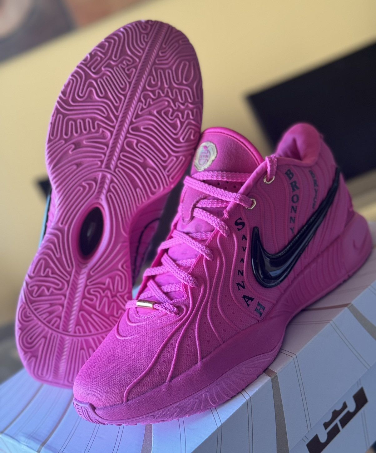 Nike Lebron 21 Eybl PJ “ Welcome To The EYBL Fam 2024” Size 8 Size US 8 / EU 41 - 9 Thumbnail