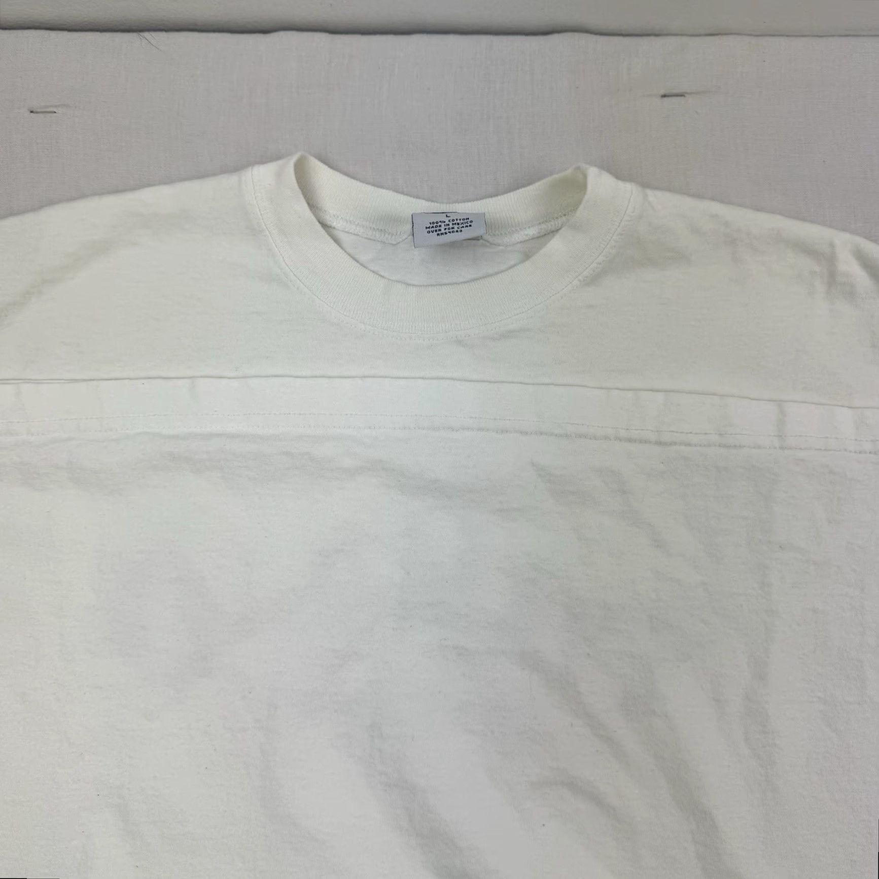 Old Navy VINTAGE Old Navy Logo T-Shirt Men L White Hipster Y2K USA 90s Decade Size US L / EU 52-54 / 3 - 7 Thumbnail