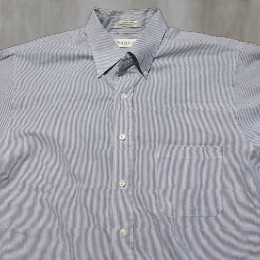 Van Heusen VINTAGE Van Heusen Shirt Short Sleeve Button-Up Adult Size 16.5 Blue Stripe Cotton Blend Easy Care Mens Size US L / EU 52-54 / 3 - 1 Thumbnail