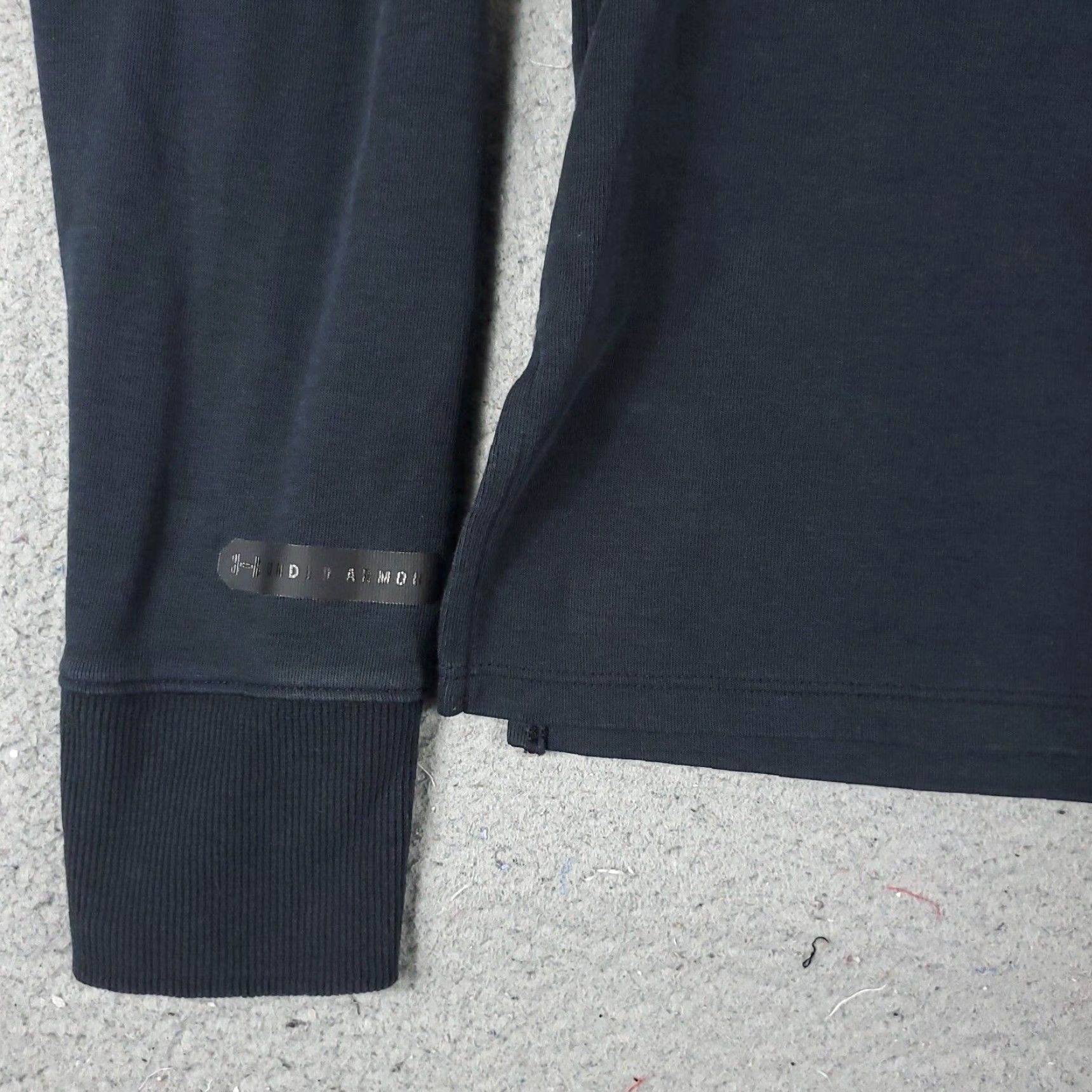 Under Armour Under Armour Hooded Sweatshirt Women Medium Black Pullover Activewear Size M / US 6-8 / IT 42-44 - 3 Thumbnail