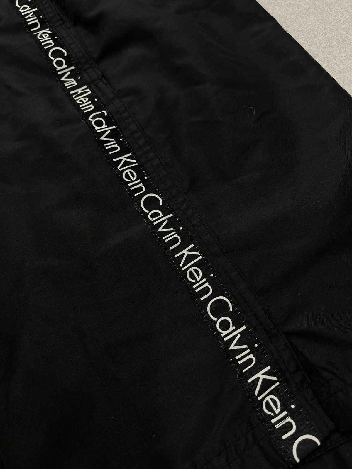 Calvin Klein Mens Calvin Klein Swimwear Black Shorts Lampas Y2K Size US 30 / EU 46 - 5 Thumbnail