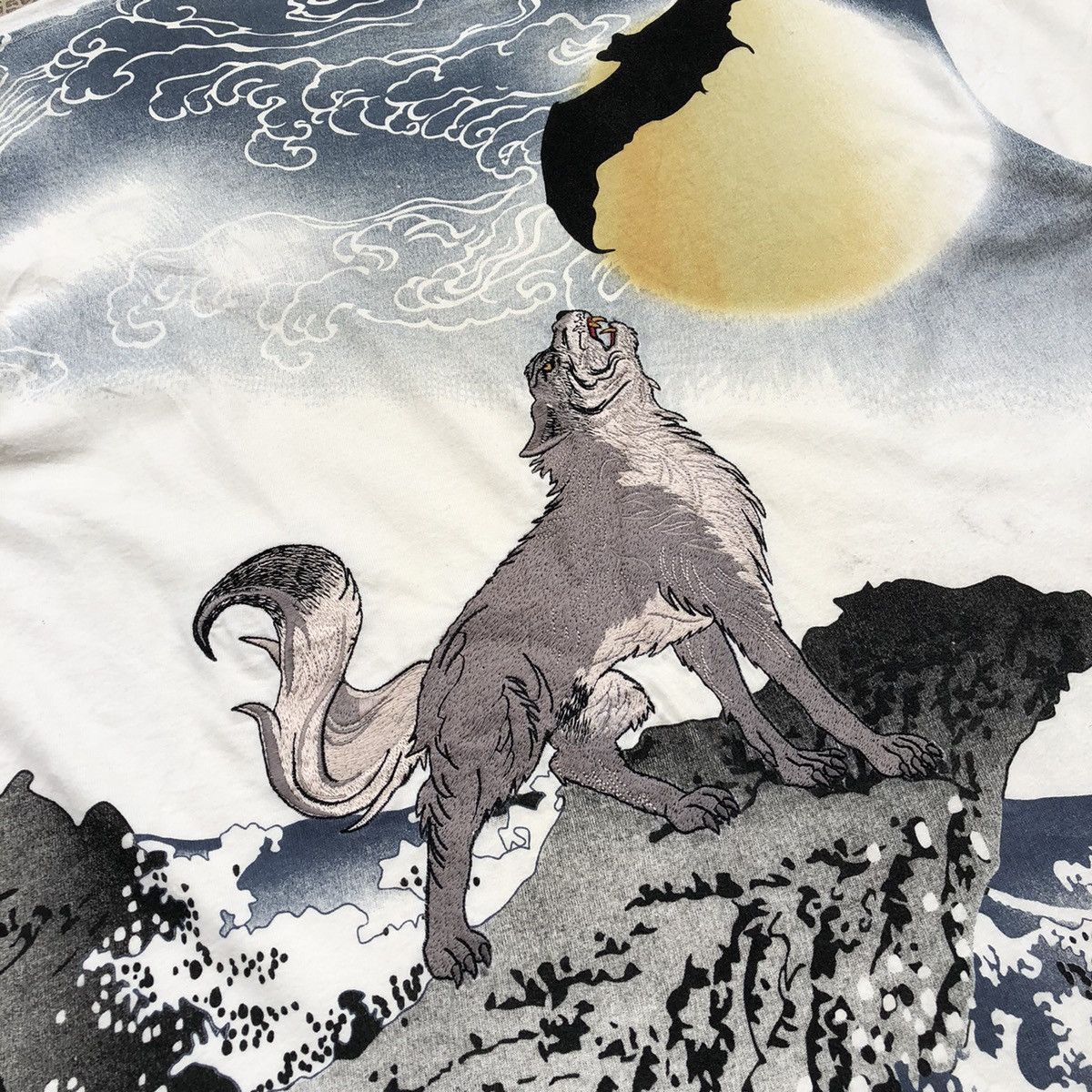 Japanese Brand × Kamakura KARAKURI Tamashii very Rare Wolf Embroidered Design T-Shirt Size US L / EU 52-54 / 3 - 6 Thumbnail