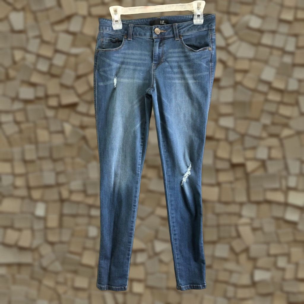 Vintage 1822 Denim Jeans Womens Size 29 Mid Rise Skinny Blue Medium Wash Denim Regular Rise Mens? No, Women. Size 29" - 1 Thumbnail
