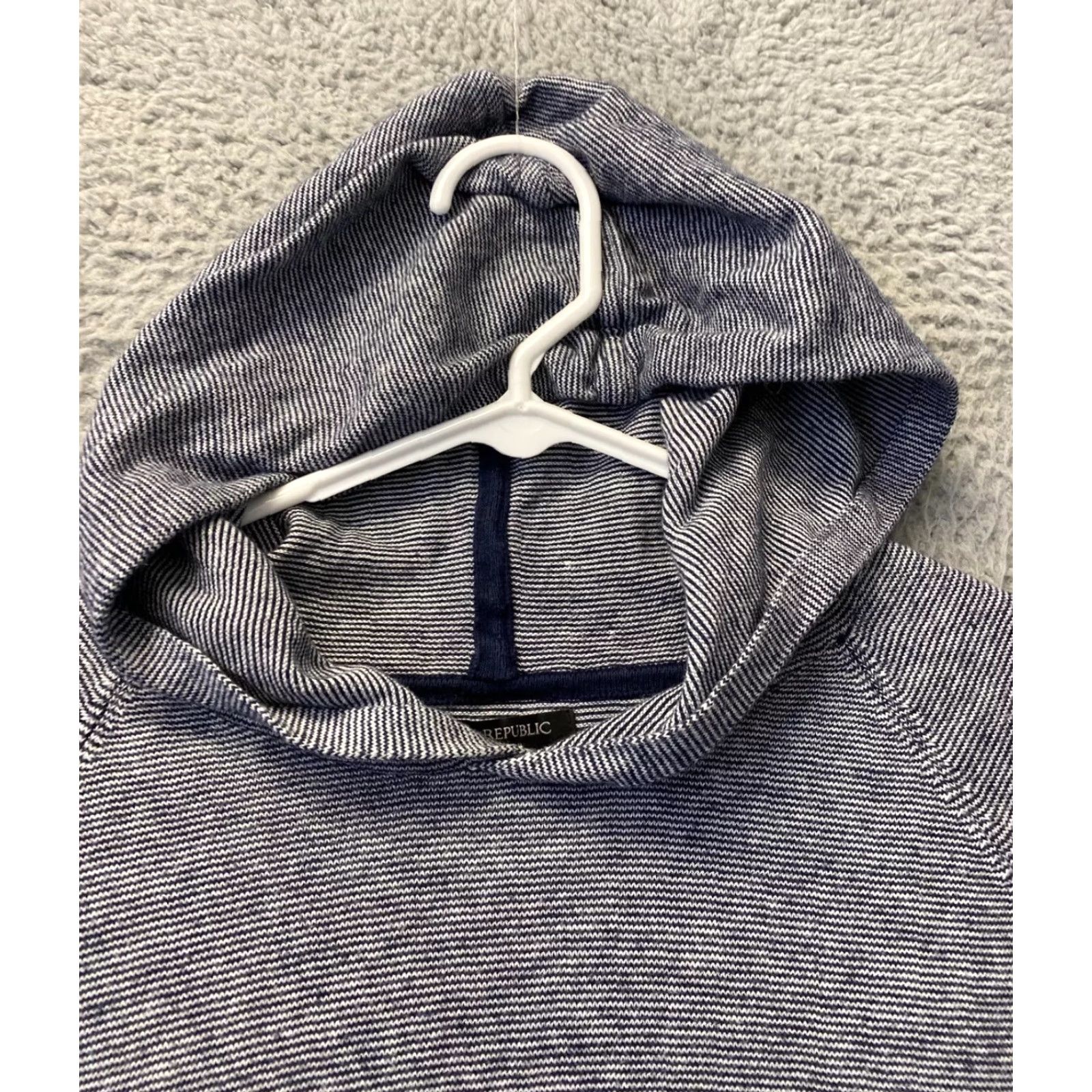 Banana Republic VINTAGE Banana Republic Sweater Womens M Athletic Hoodie Stretch Jacket /109-27 Size M / US 6-8 / IT 42-44 - 3 Thumbnail