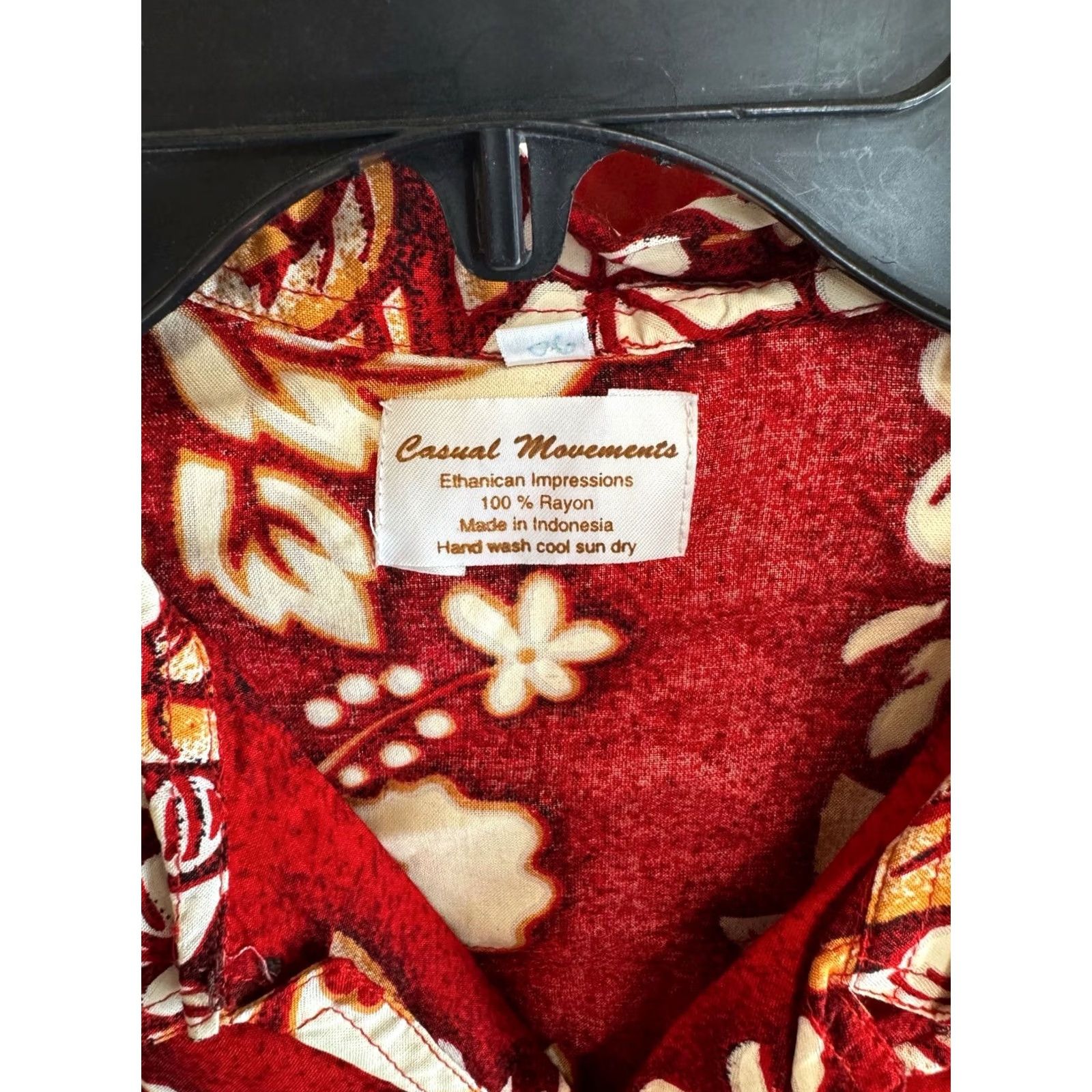 Vintage Ethanican Red Floral Shirt SHORT SLEEVE Button-Up XL Mens XS? Size US XL / EU 56 / 4 - 3 Thumbnail