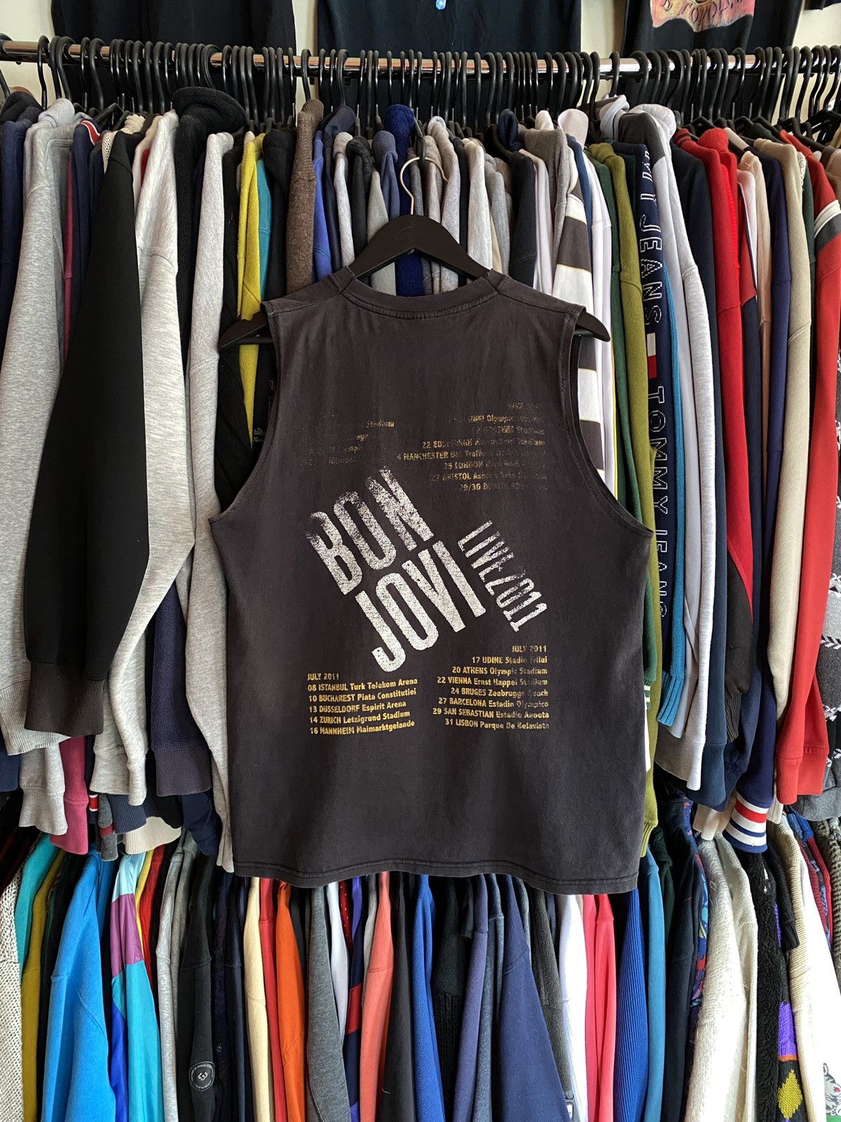 Band Tees VINTAGE BON JOVI TOUR DISTRESSED TANK TOP TEE Y2k Size US L / EU 52-54 / 3 - 3 Thumbnail