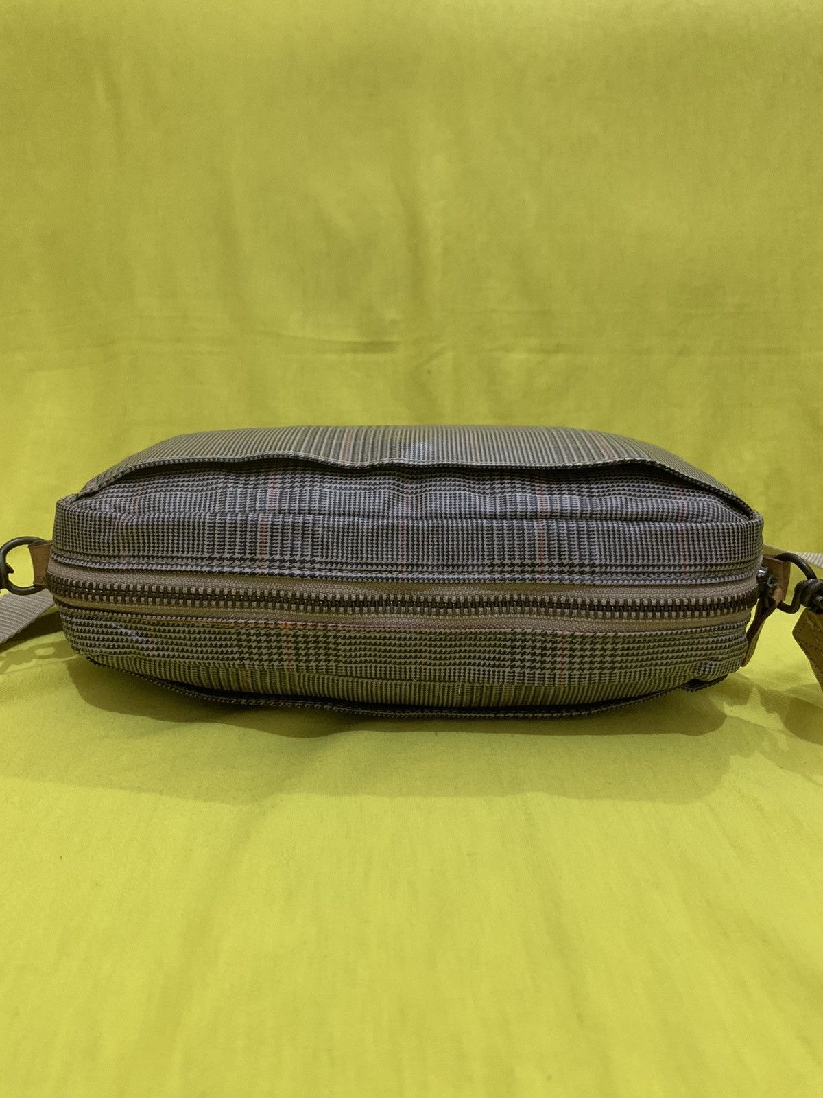 Issey Miyake Tsumori Chisato Carry By Issey Miyake Houndstooth Sling Bag Size ONE SIZE - 5 Thumbnail
