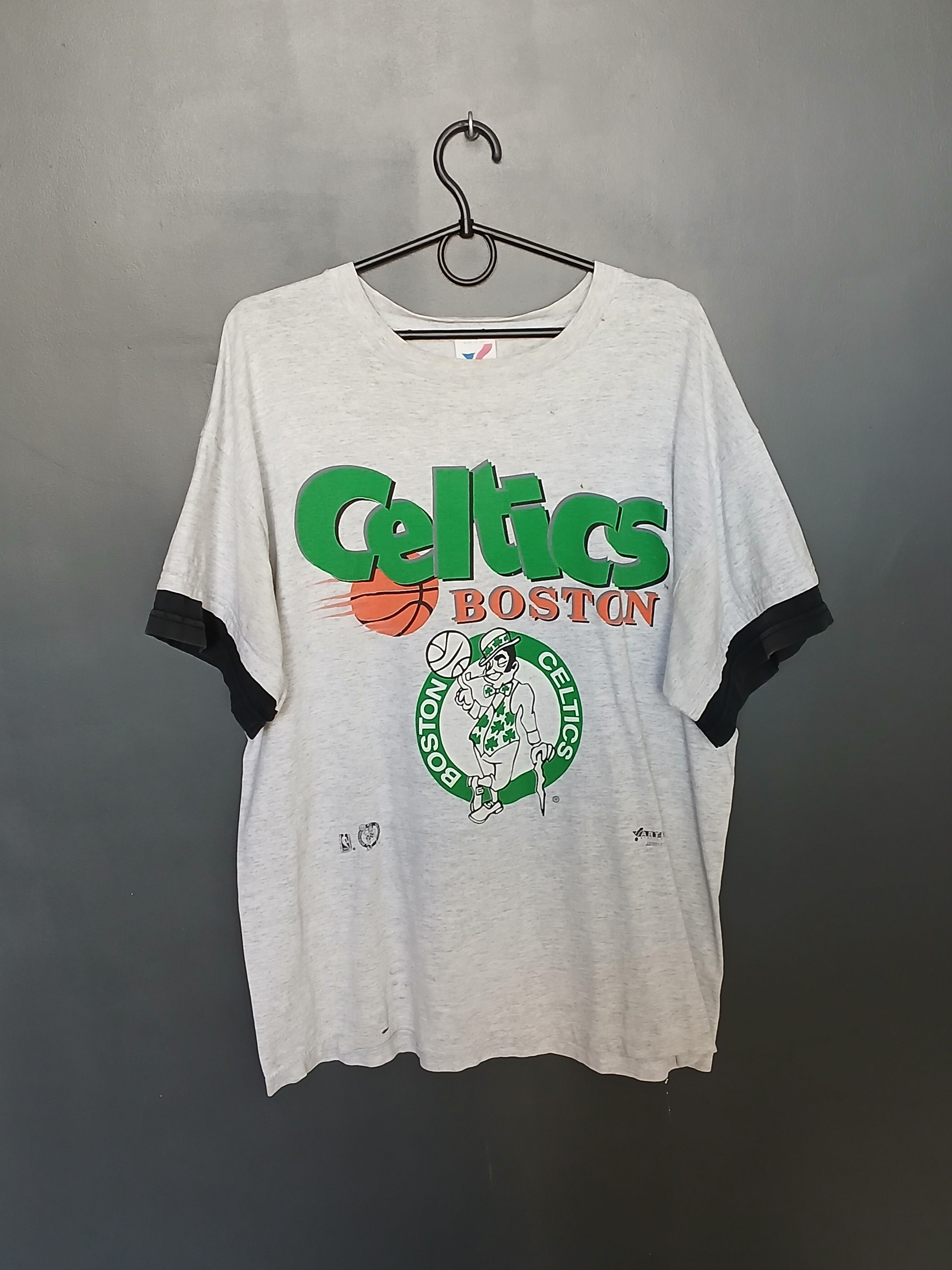 NBA × Vintage Vintage NBA Boston Celtics Basketball T-Shirt Size US L / EU 52-54 / 3 - 1 Thumbnail