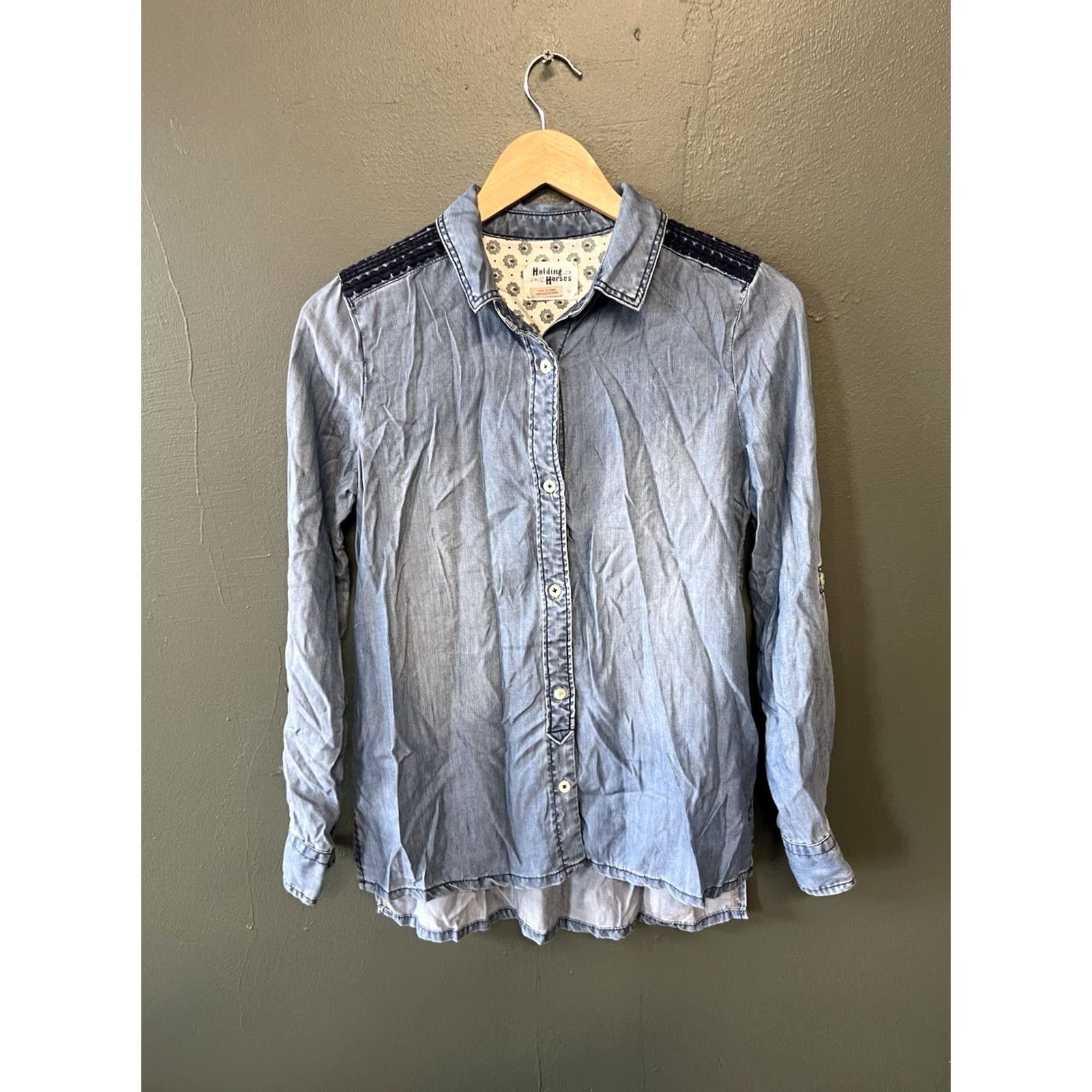 Anthropologie Holding Horses Denim Button-Up Shirt Womens XS Blue Long Sleeve Shirt Size XS / US 0-2 / IT 36-38 - 2 Thumbnail