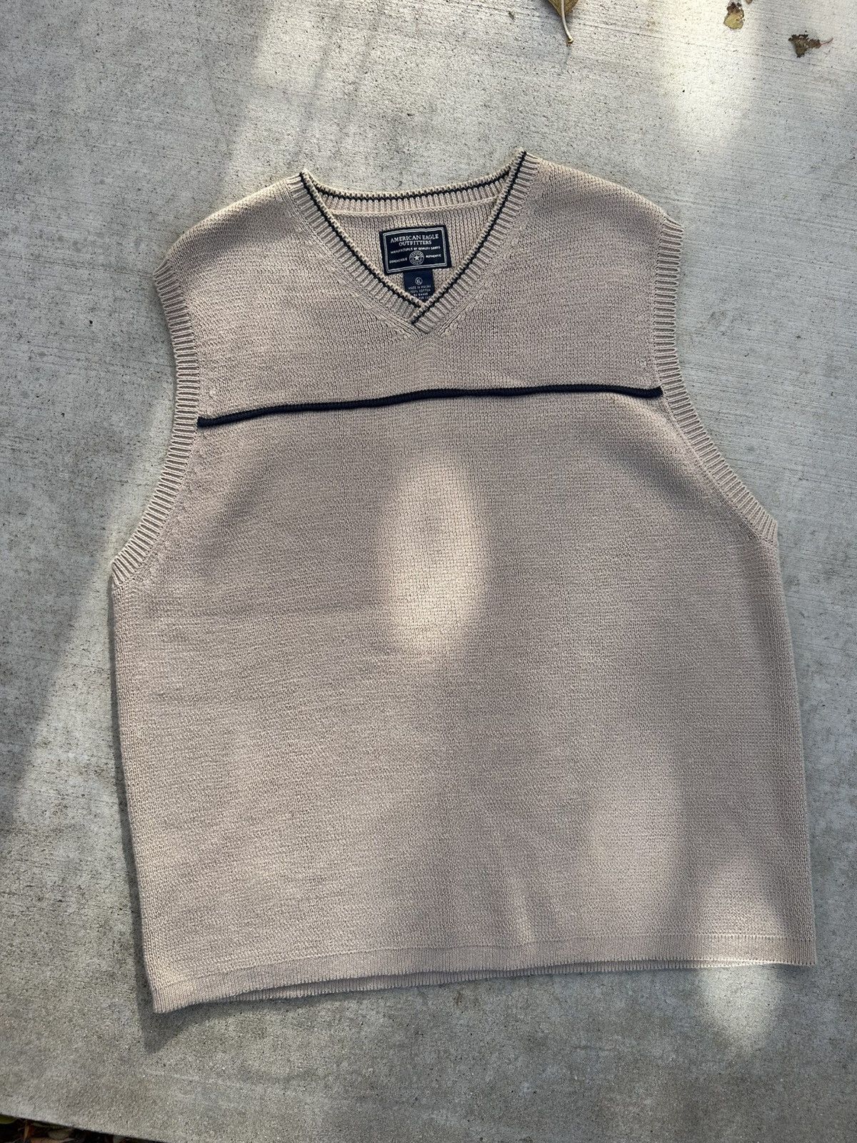 American Eagle Outfitters American Eagle Knit Vest Size US XL / EU 56 / 4 - 2 Thumbnail