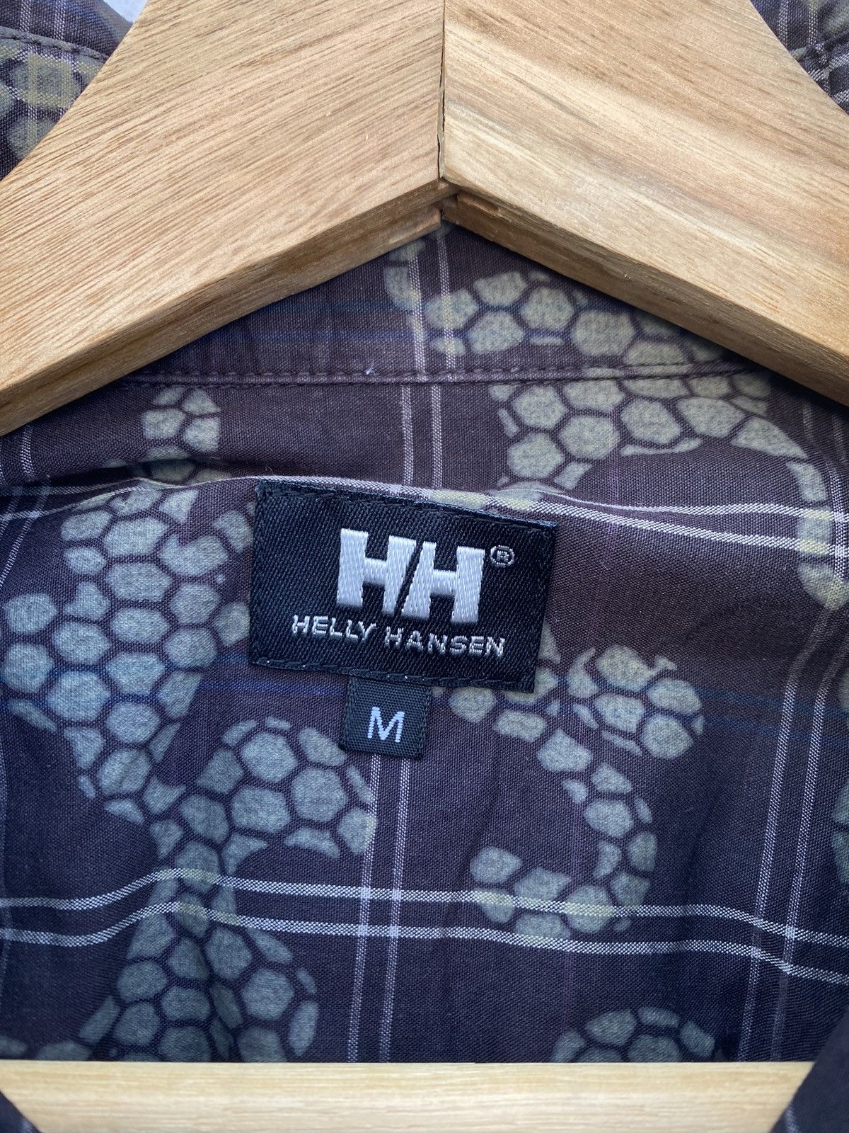 Helly Hansen Rare Helly Hansen Camo Button Ups Shirt Size US M / EU 48-50 / 2 - 11 Thumbnail