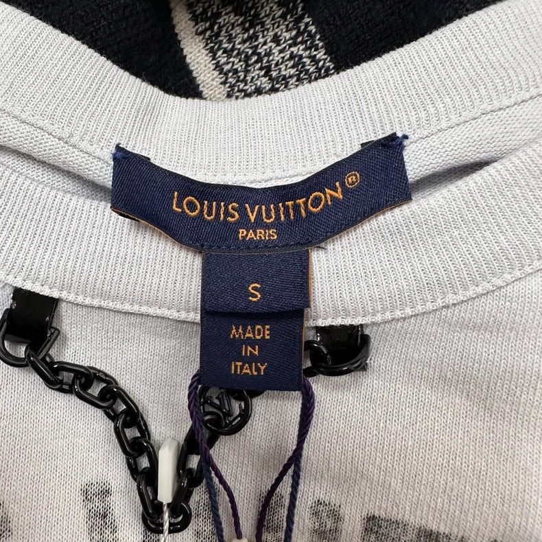 Louis Vuitton Louis Vuitton Worn washed monogram logo short sleeves Size S / US 4 / IT 40 - 4 Thumbnail
