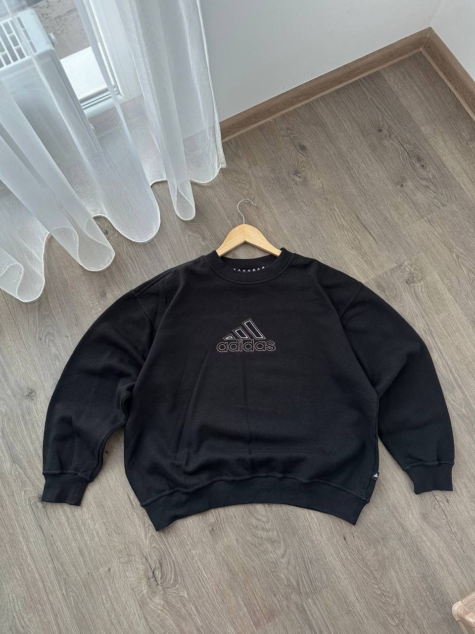 Adidas × Vintage Vintage Adidas Black Sweatshirt Center Logo Size US S / EU 44-46 / 1 - 1 Thumbnail